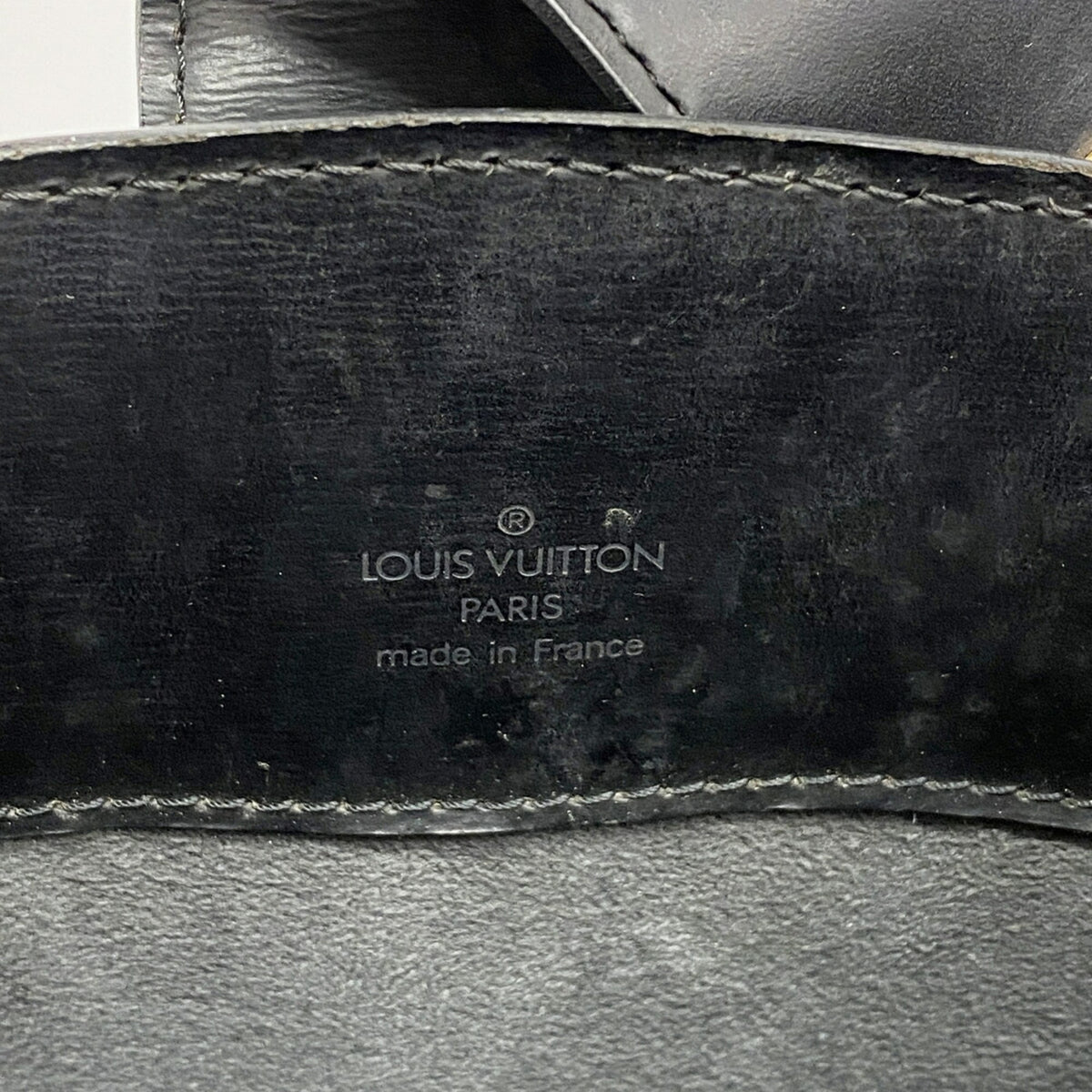 Louis Vuitton Noir Shoulder Bag (Pre-Owned)