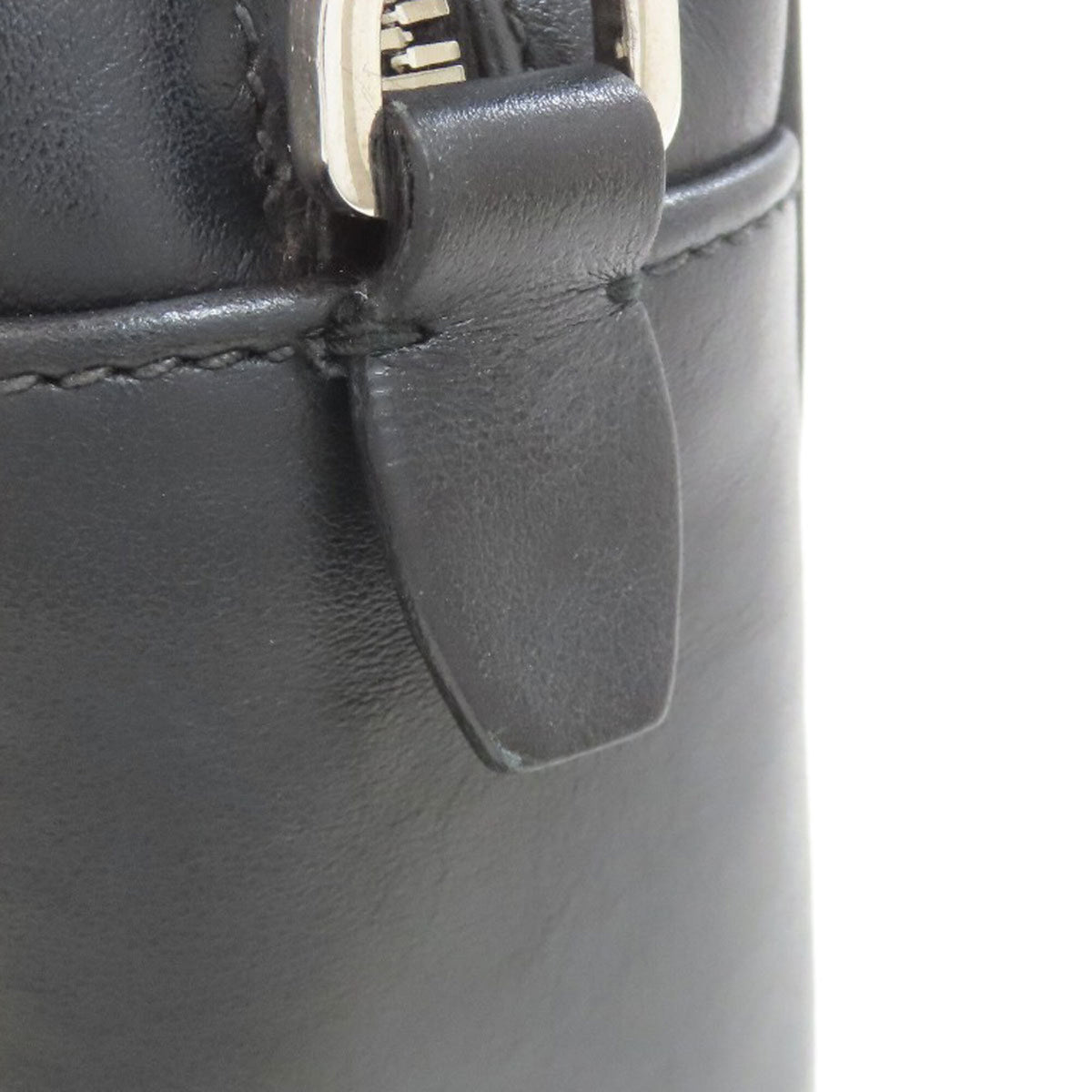 Prada Black Leather Shoulder Bag (Pre-Owned)