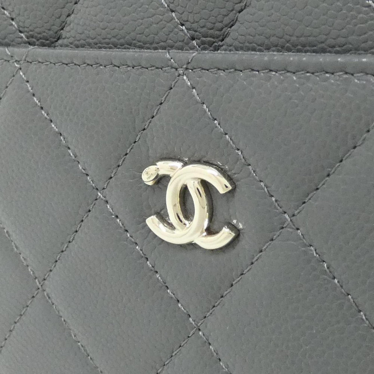 Chanel Gray Grained Calfskin Handbag (Pre-Owned)