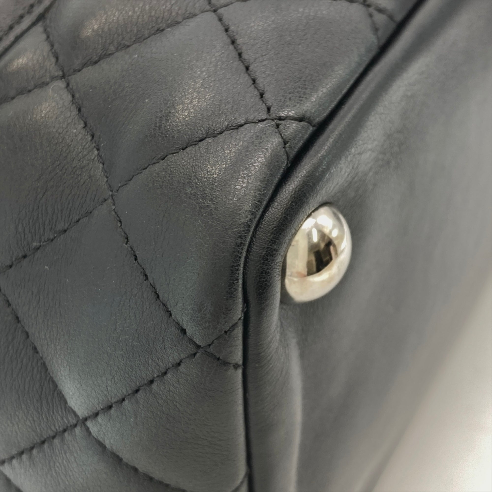 Chanel Black Leather Tote Bag (Pre-Owned)
