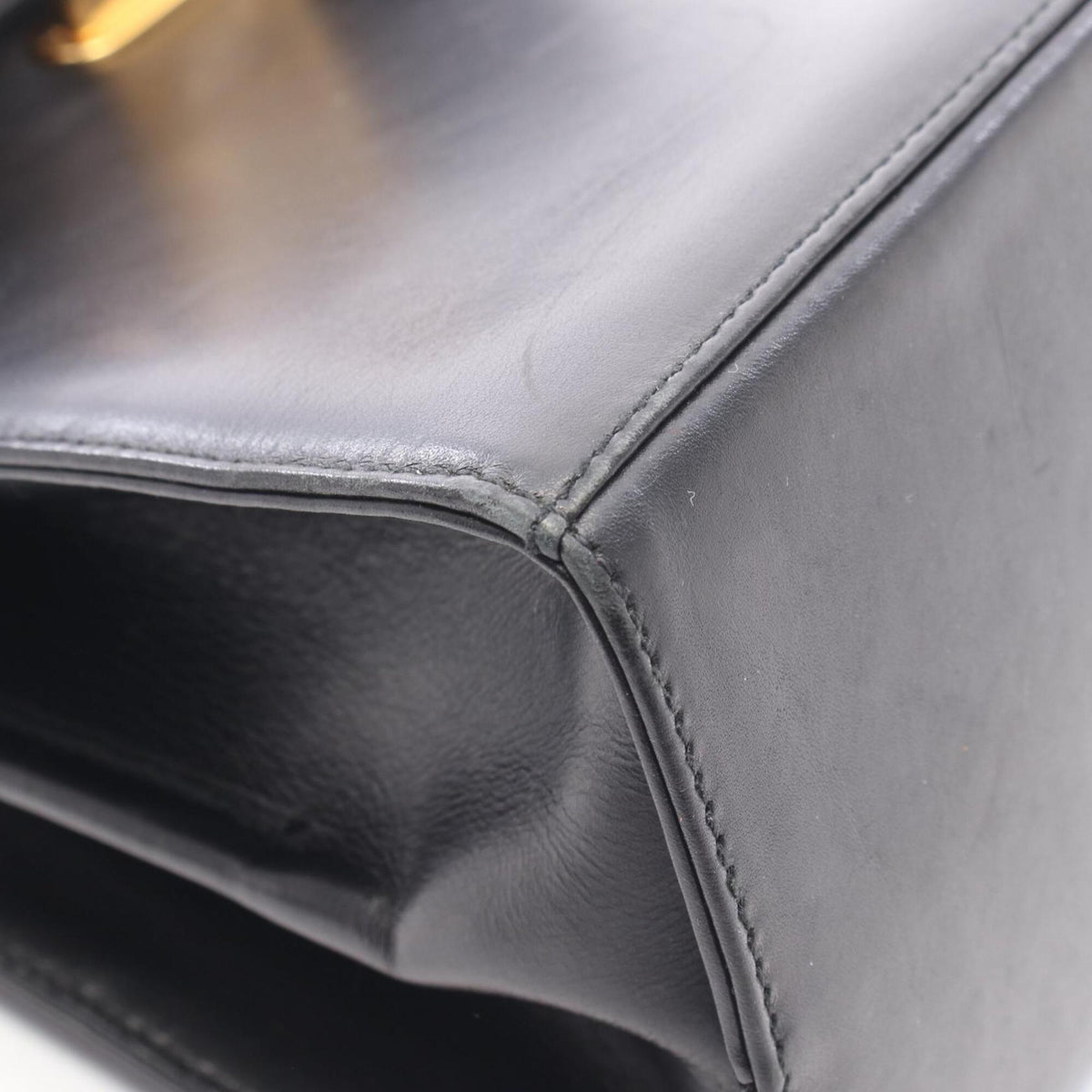 Salvatore Ferragamo Black Leather Handbag (Pre-Owned)
