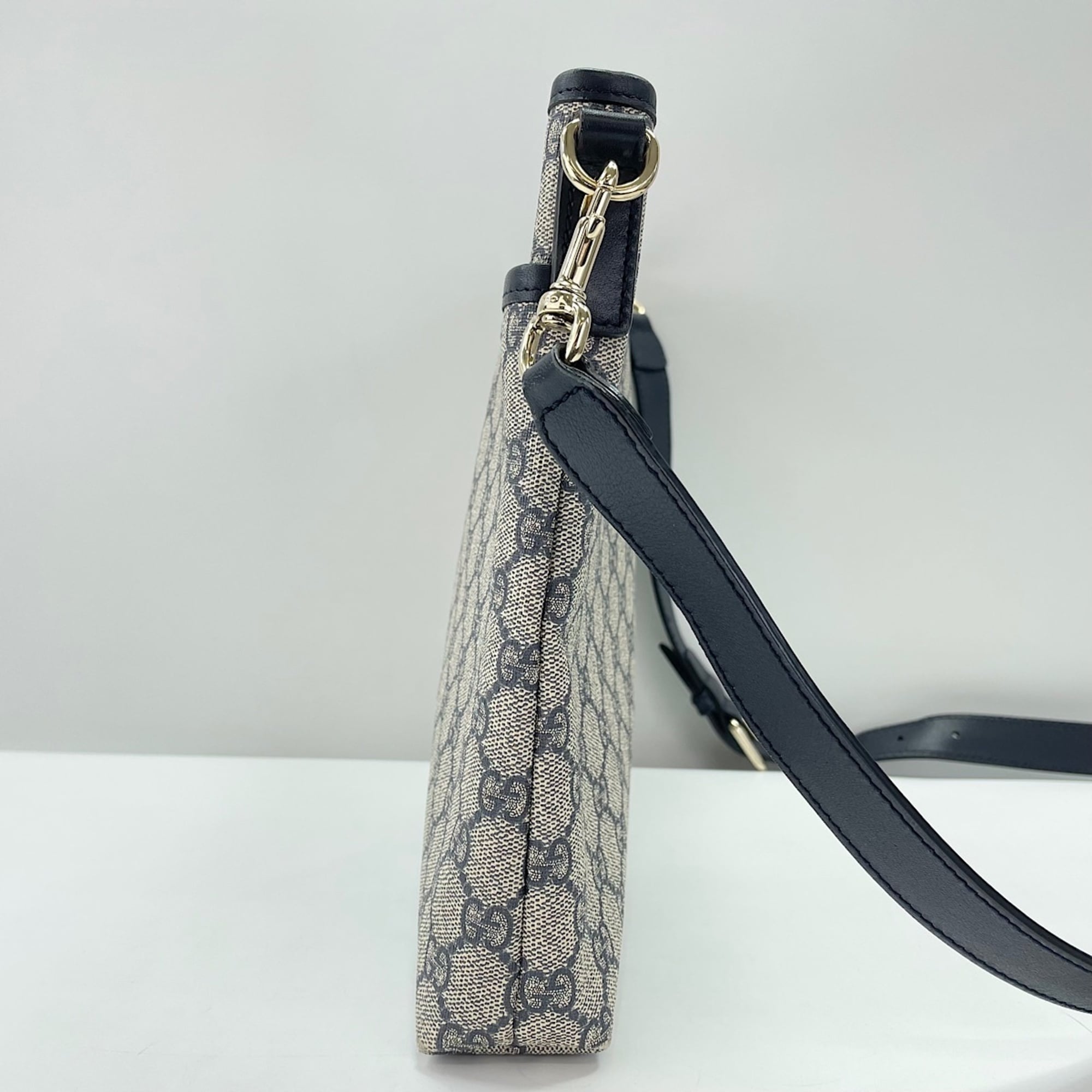 Gucci Navy Shoulder Bag (Pre-Owned)