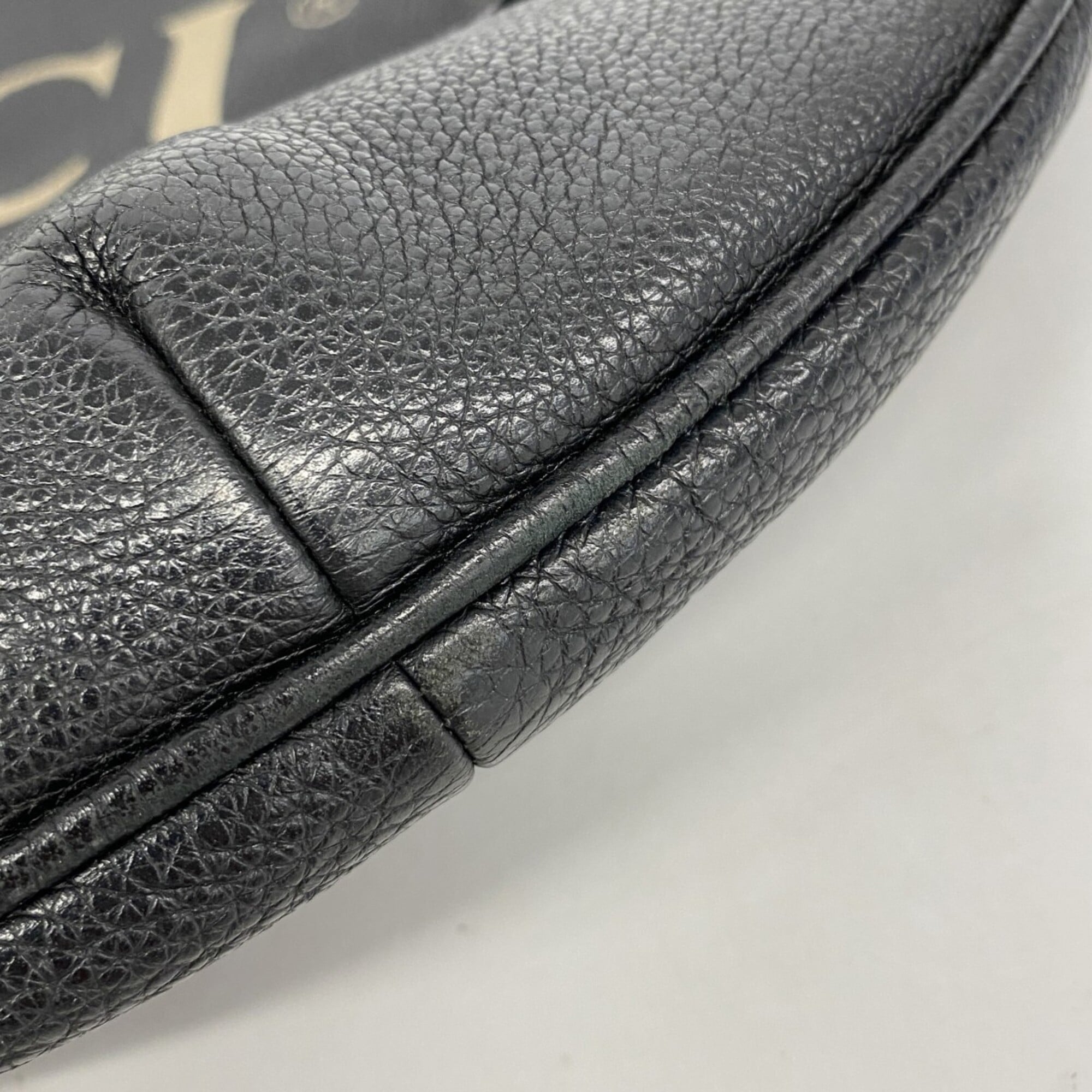 Gucci Black Leather Shoulder Bag (Pre-Owned)