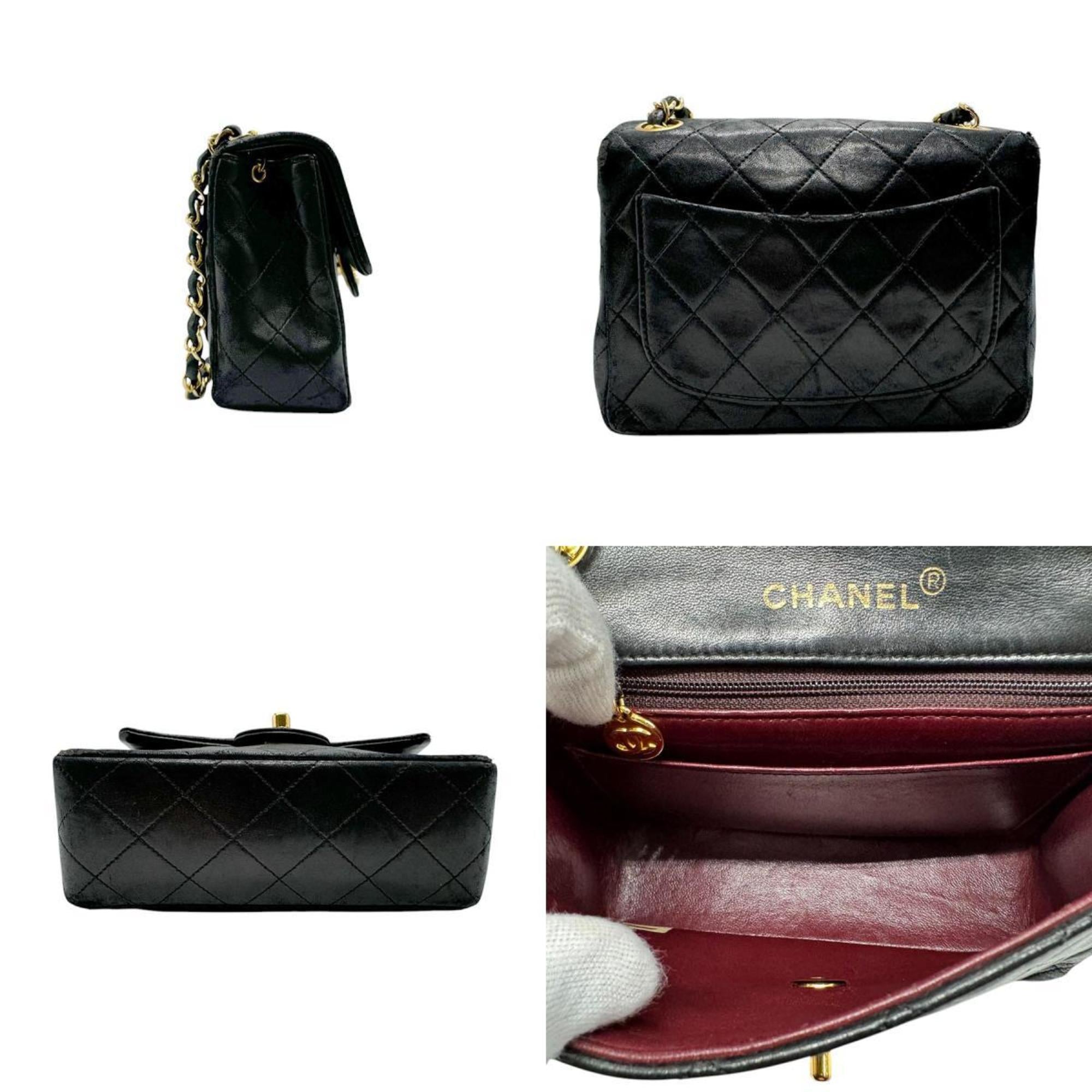 Chanel Black Leather Shoulder Bag (Pre-Owned)