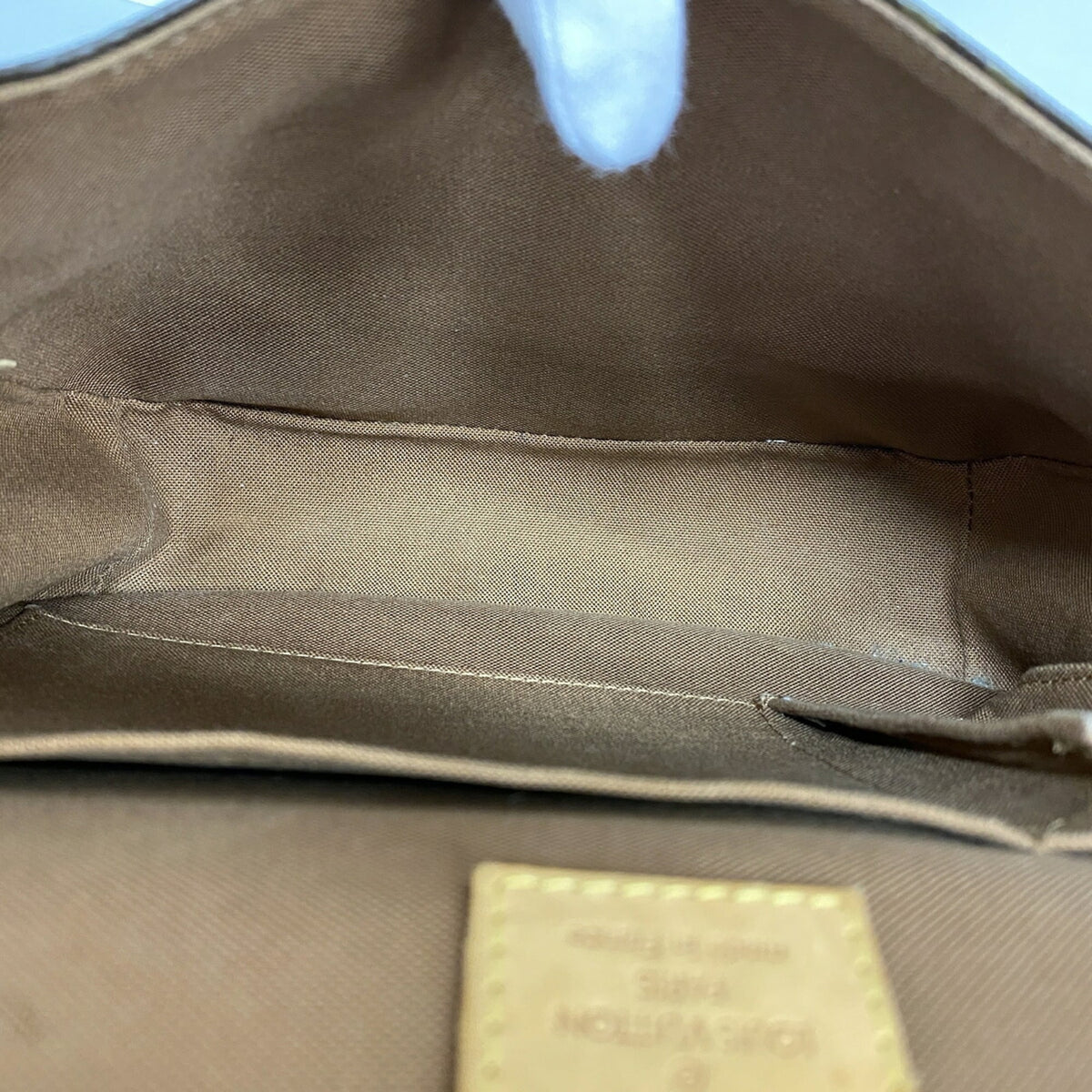 Louis Vuitton Brown Shoulder Bag (Pre-Owned)
