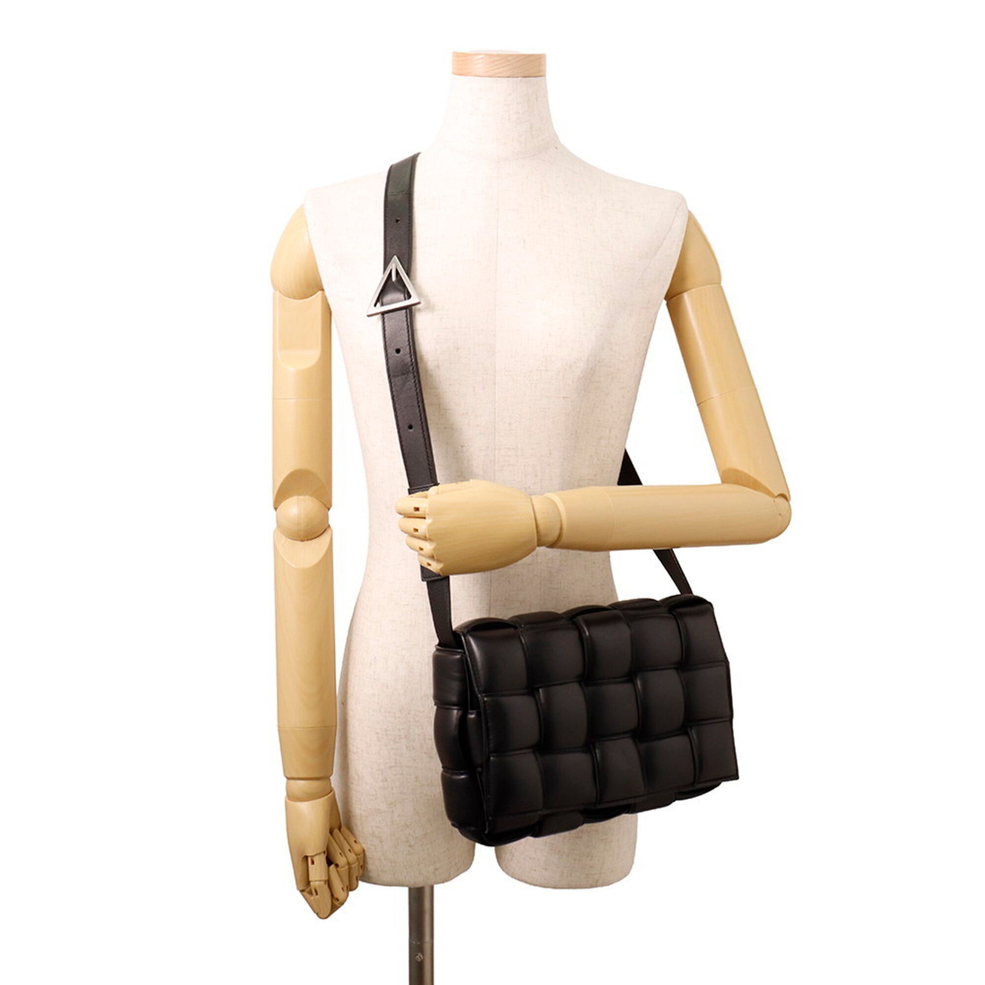 Bottega Veneta Black Leather Handbag Shoulder Bag (Pre-Owned)