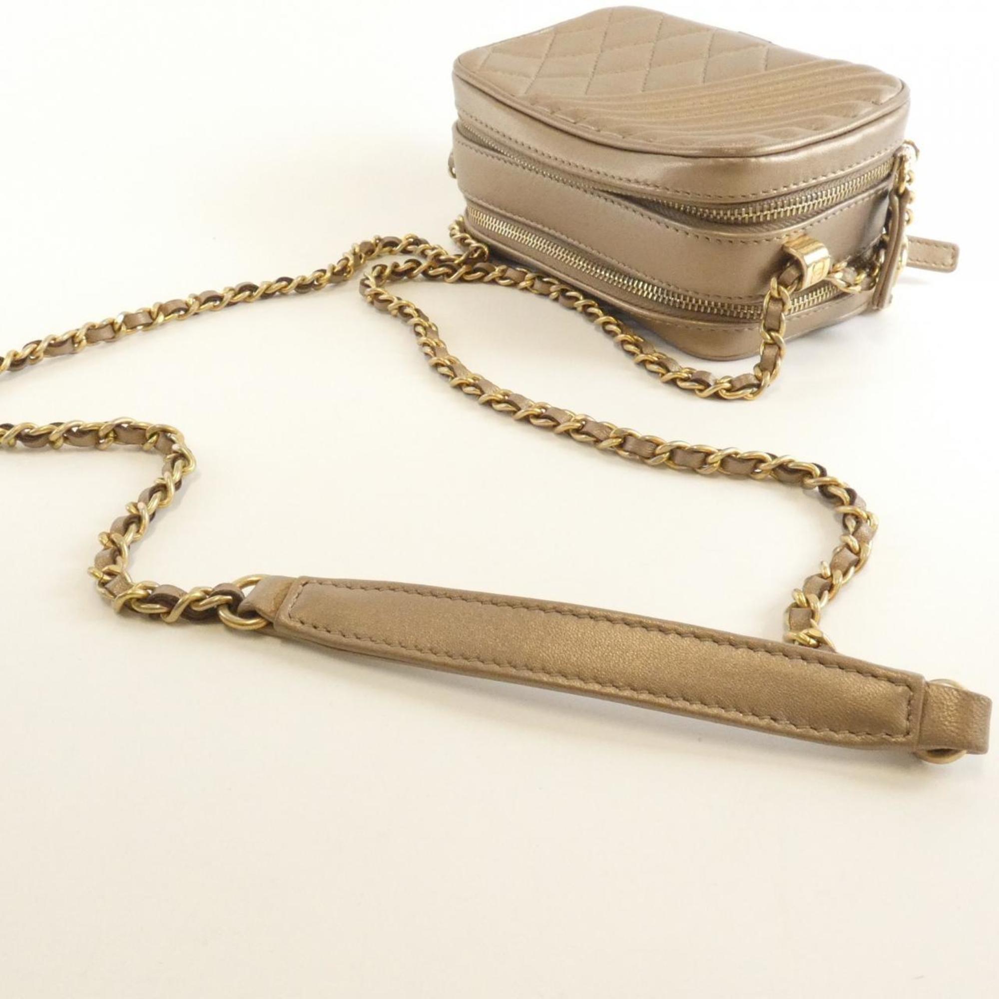 Chanel Gold Leather Shoulder Bag (Pre-Owned)