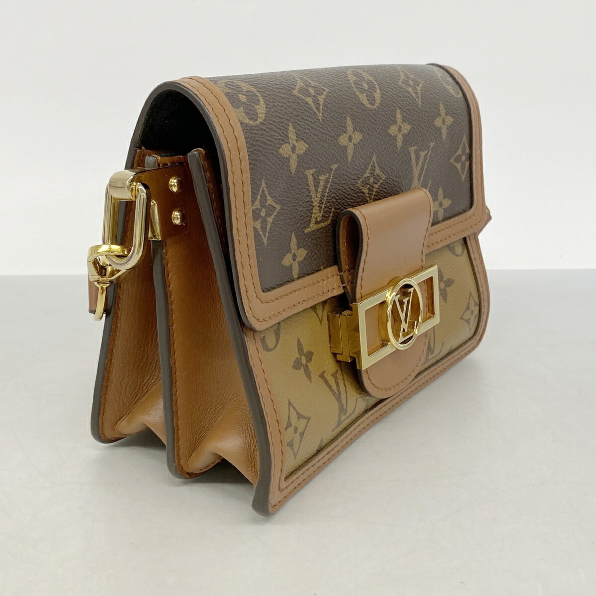 Louis Vuitton Brown Shoulder Bag (Pre-Owned)