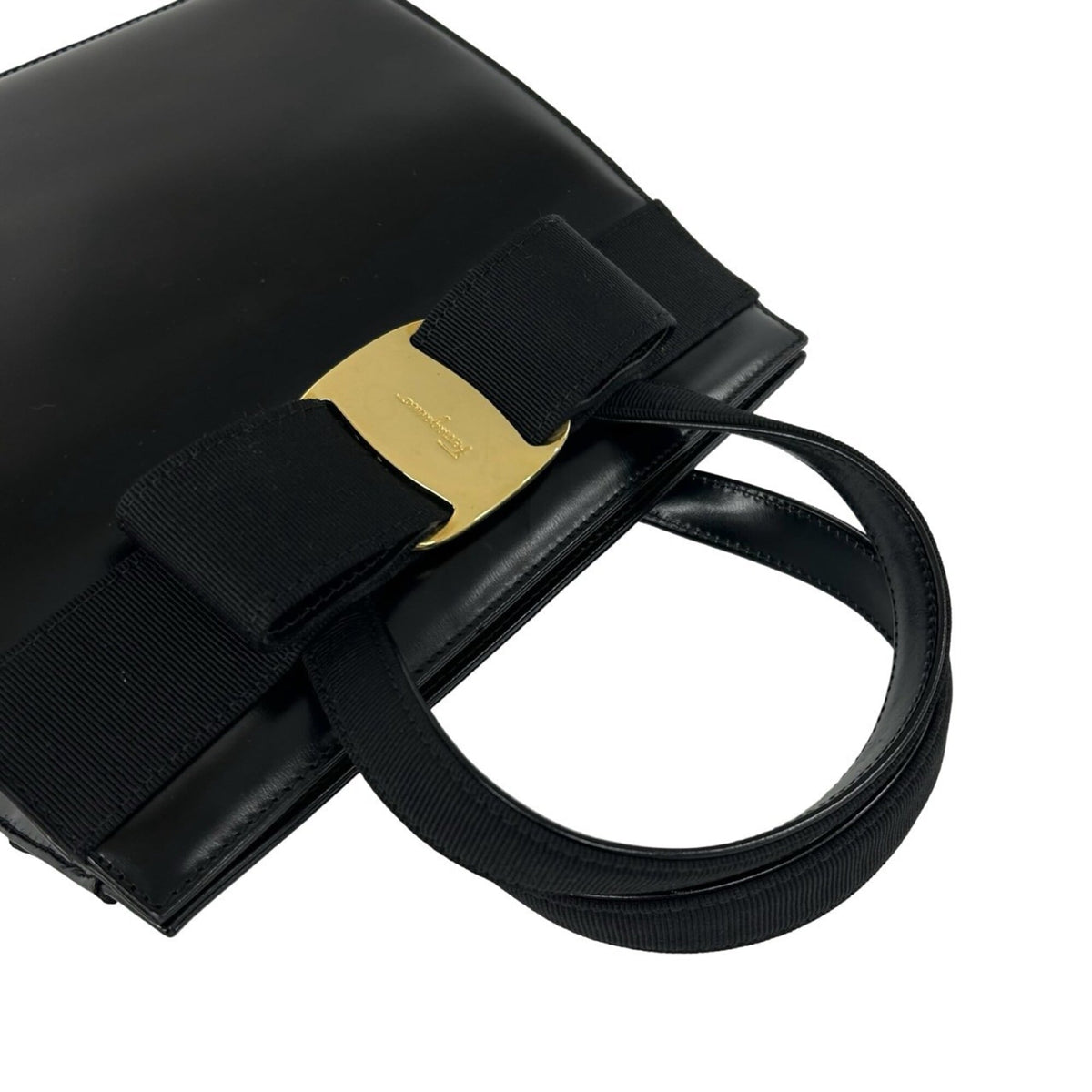 Salvatore Ferragamo Black Leather Handbag Shoulder Bag (Pre-Owned)