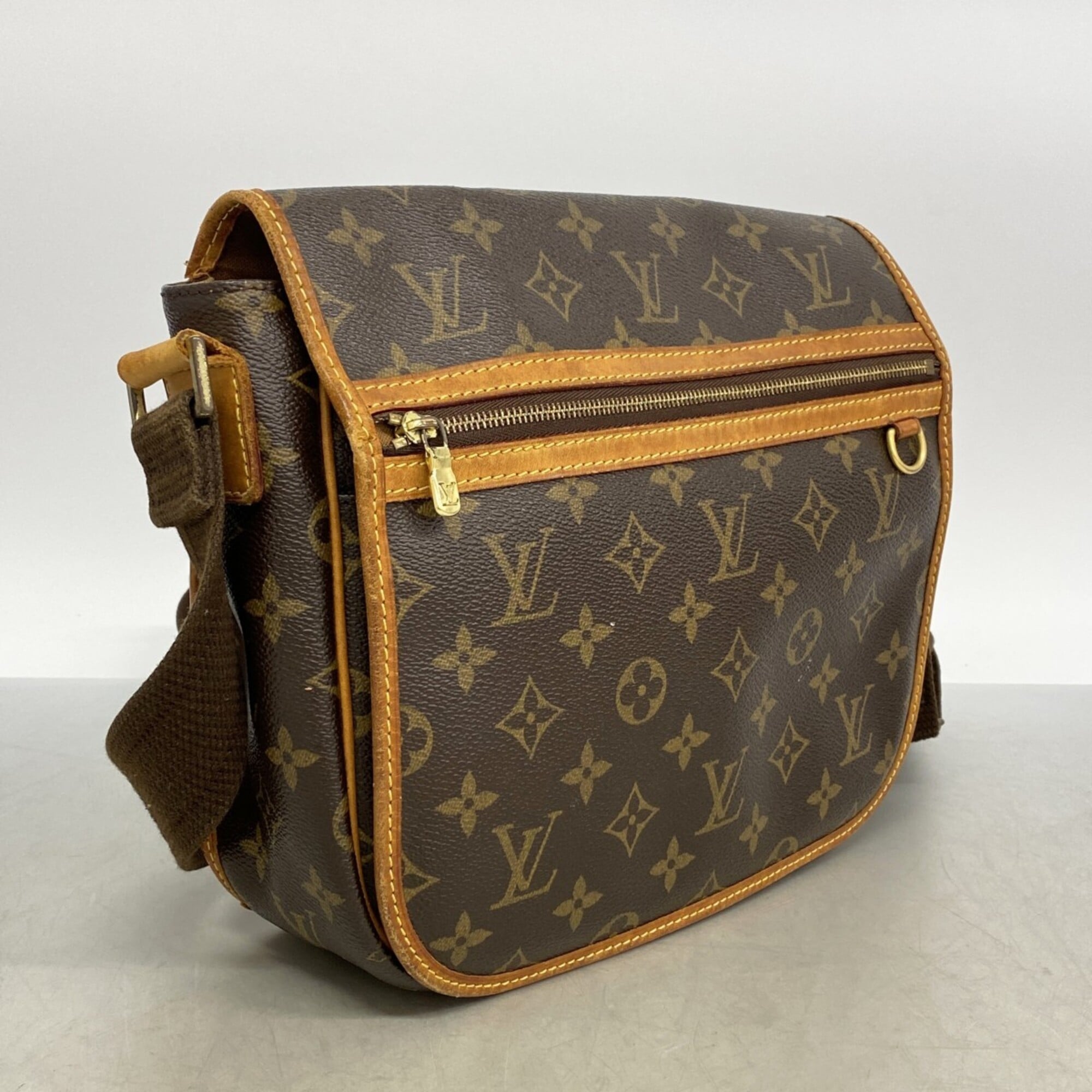 Louis Vuitton Brown Shoulder Bag (Pre-Owned)