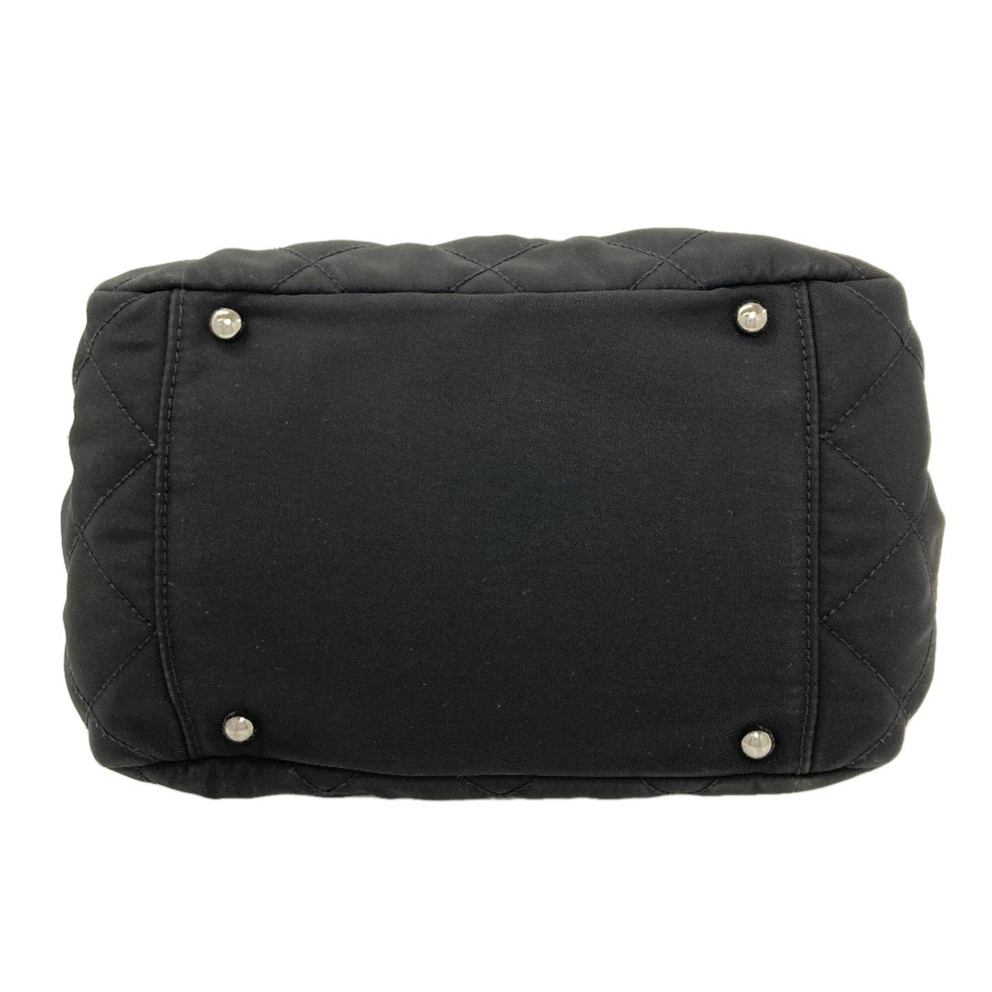 Chanel Matelasse Black Nylon Leather Shoulder Bag (Pre-Owned)