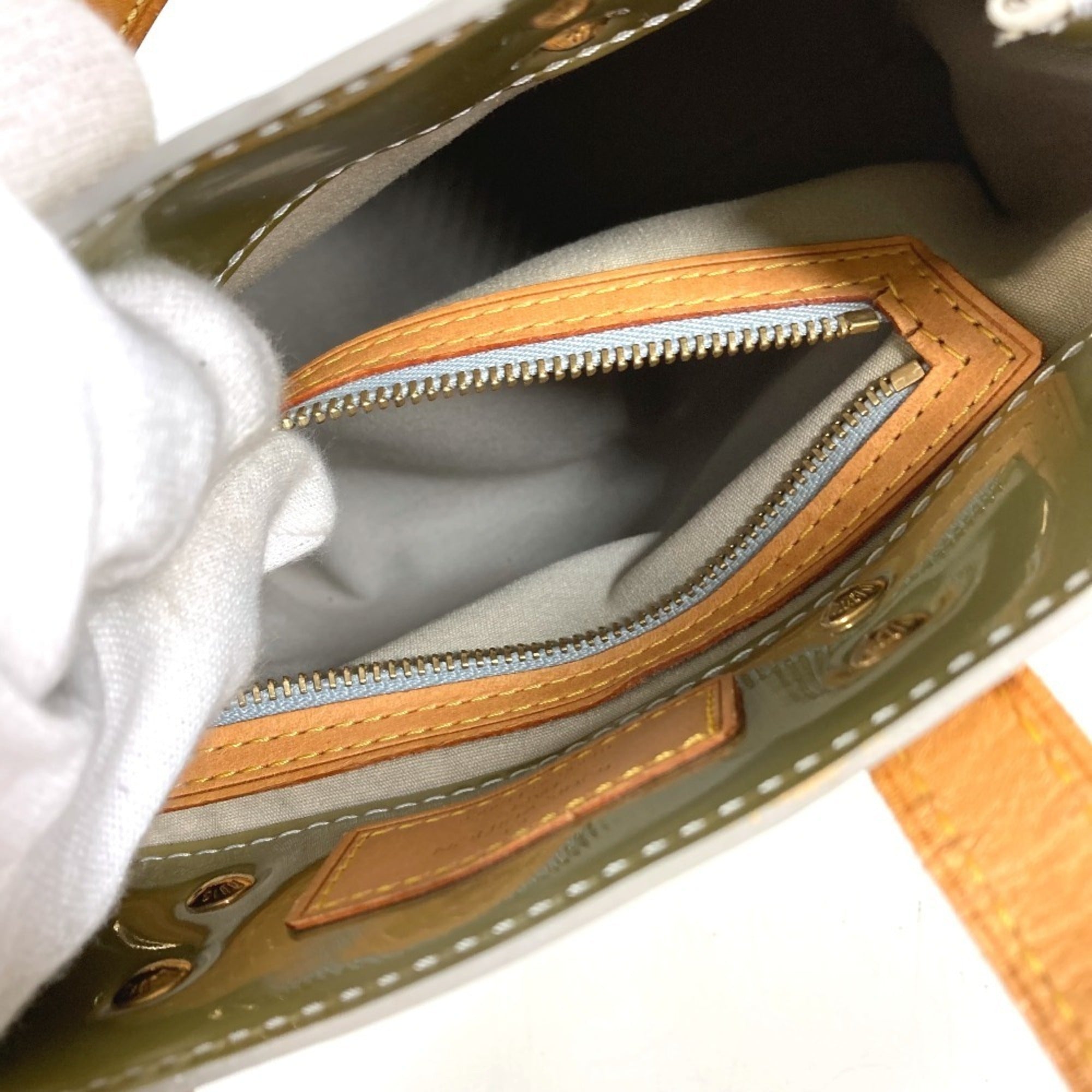 Louis Vuitton Green Monogram Vernis Handbag Tote Bag (Pre-Owned)