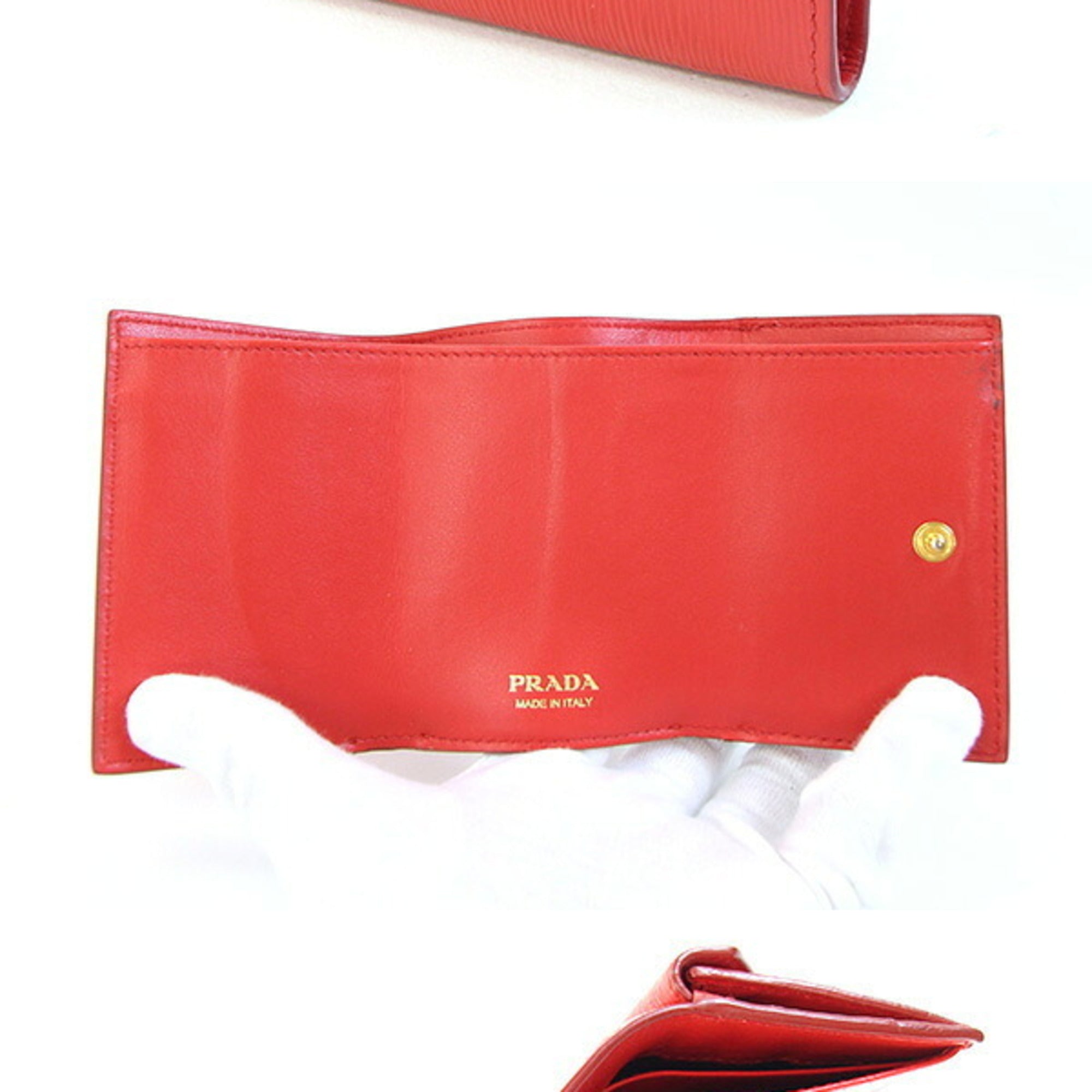 Prada Red Color Leather Wallet (Tri-Fold) (Pre-Owned)
