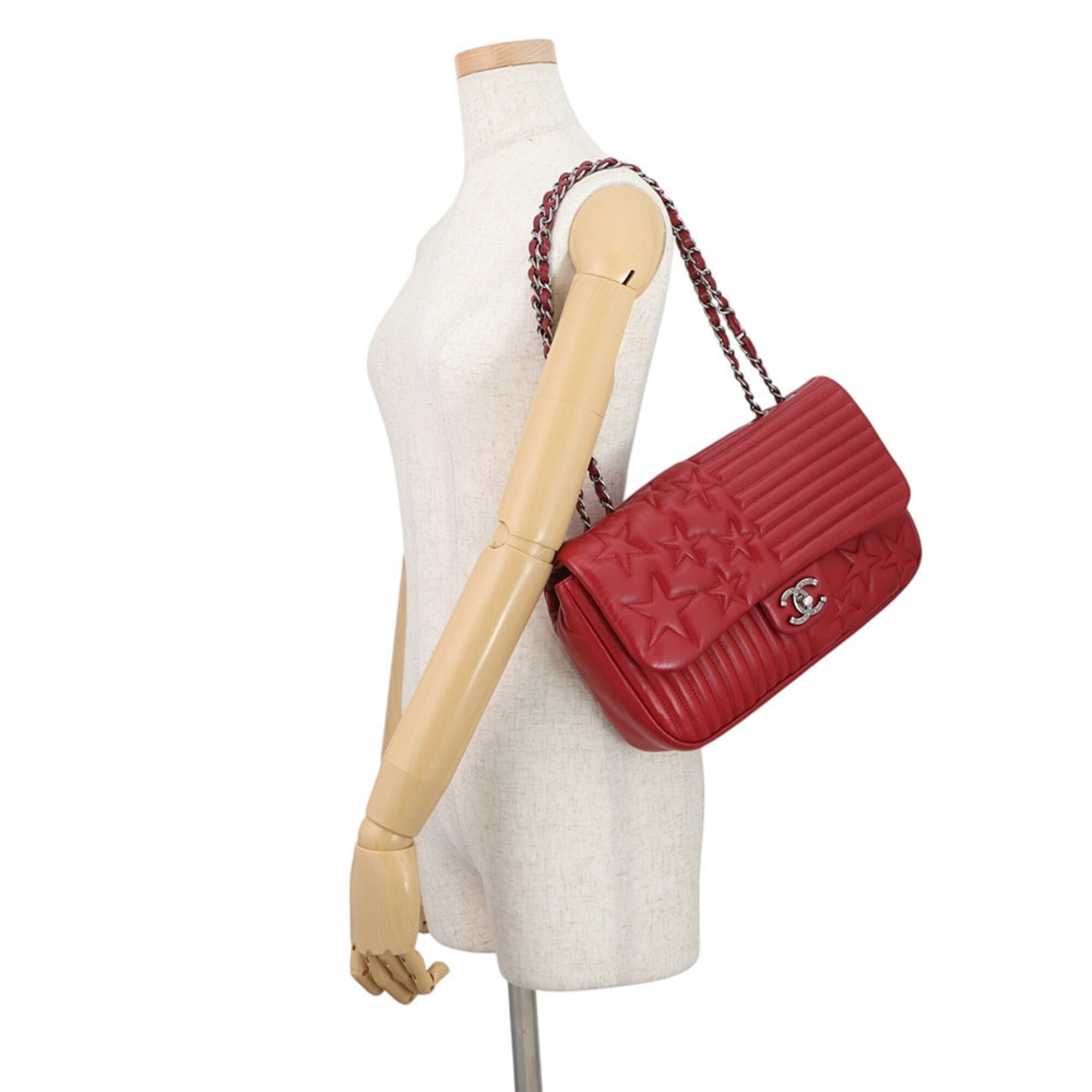 Chanel Red Color Leather Shoulder Bag (Pre-Owned)