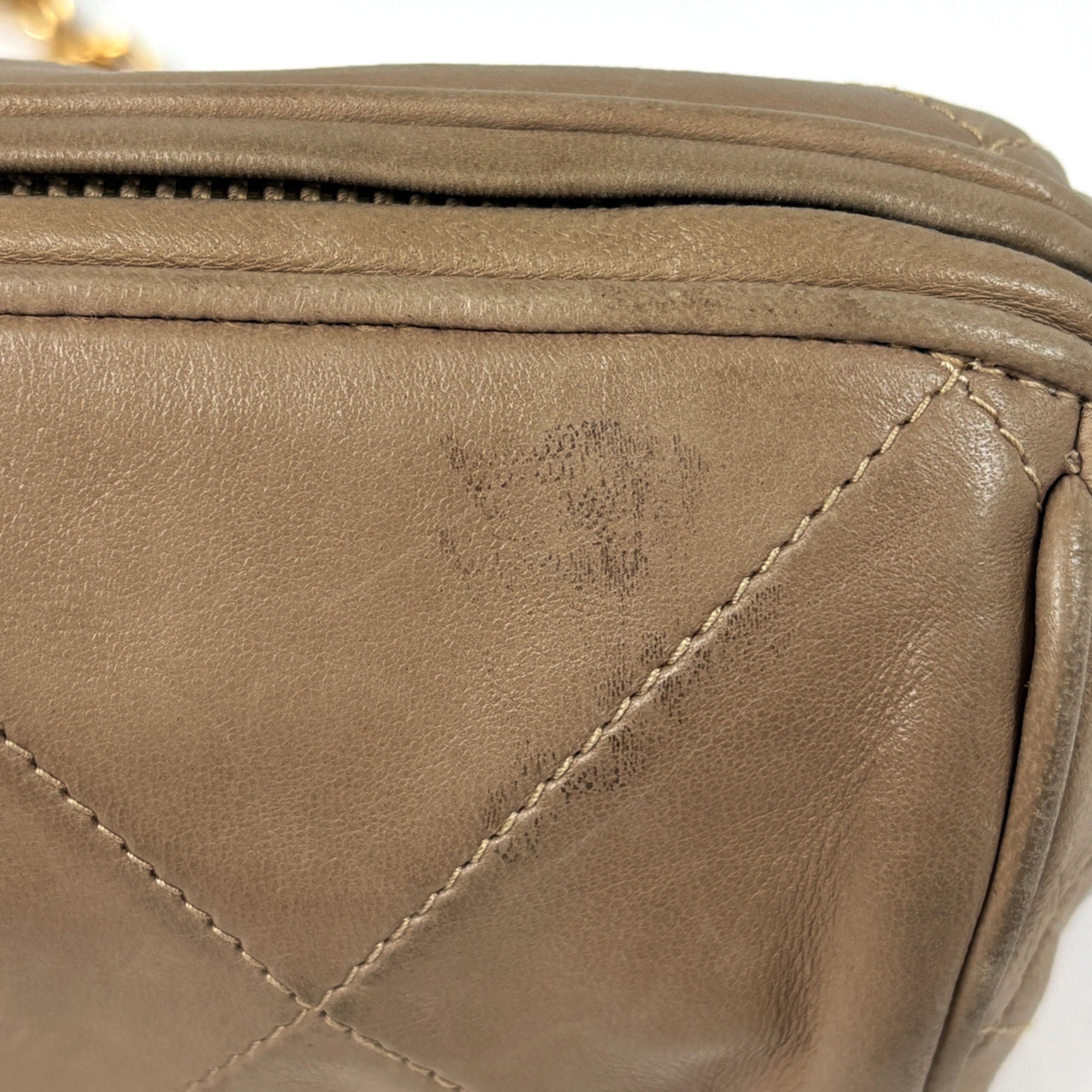 Chanel Matelasse Beige Leather Shoulder Bag (Pre-Owned)