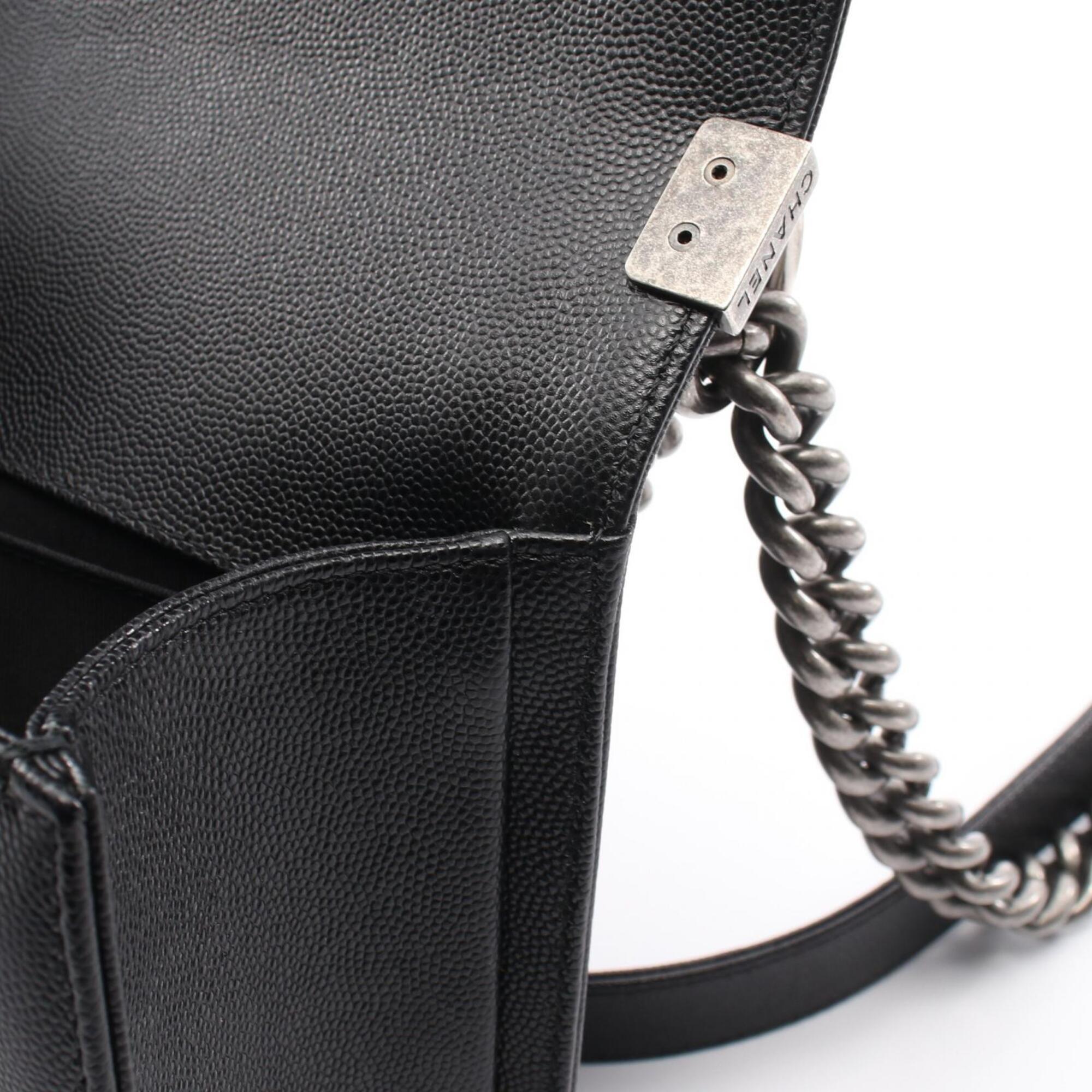 Chanel Boy Chanel Black Grained Calfskin Handbag Shoulder Bag (Pre-Owned)