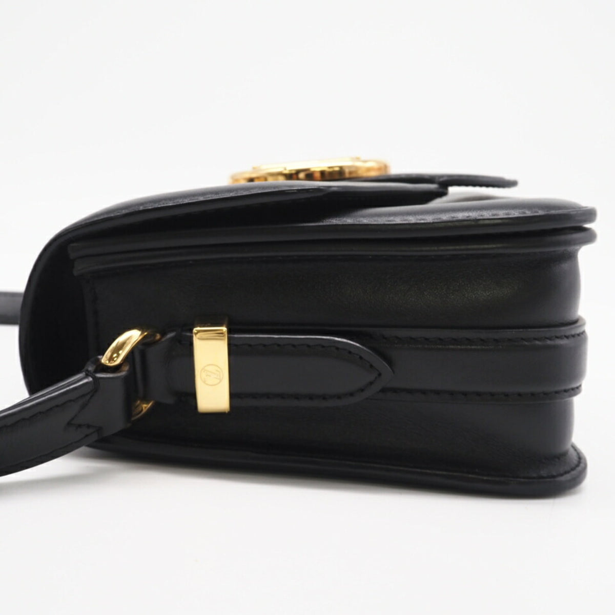 Louis Vuitton Black Leather Shoulder Bag (Pre-Owned)