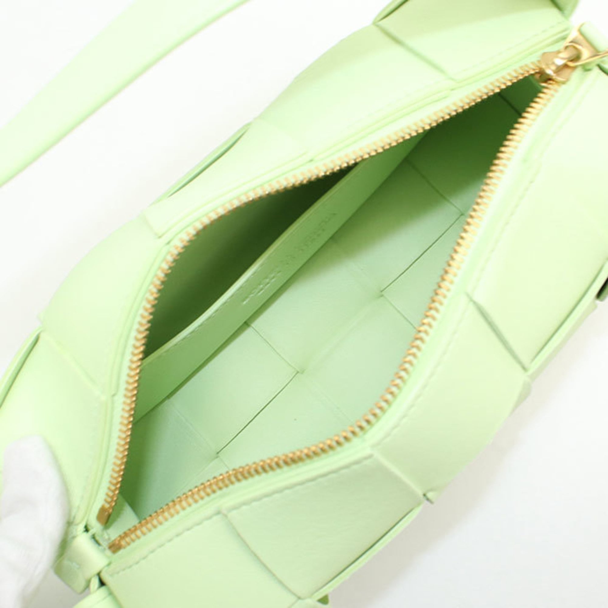 Bottega Veneta Green Leather Shoulder Bag (Pre-Owned)