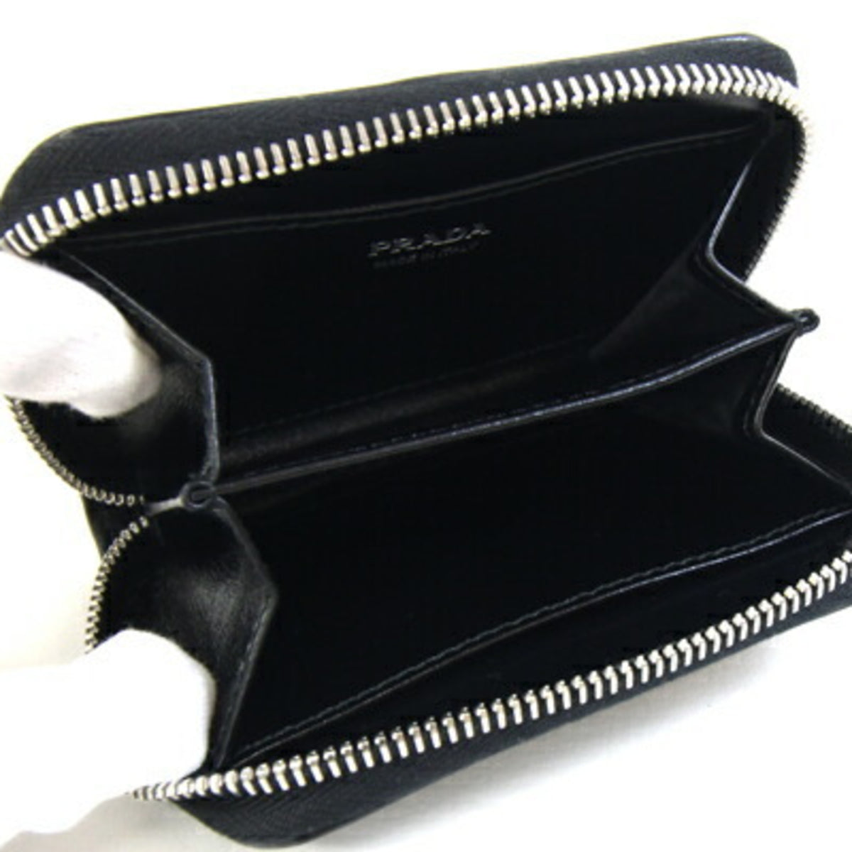 Prada Black Leather Coin Purse/Coin Case (Pre-Owned)