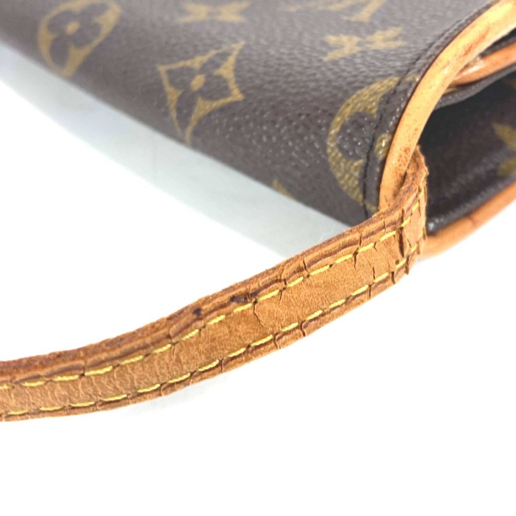 Louis Vuitton Brown Monogram Monogram Clutch Bag Pochette Shoulder Bag (Pre-Owned)
