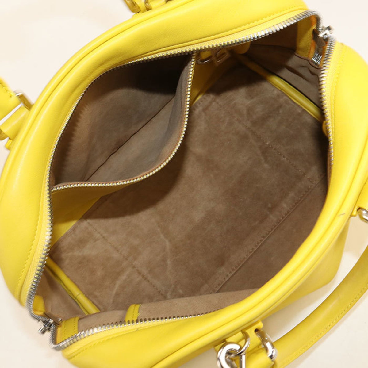 Loewe Amazona Yellow Leather Handbag (Pre-Owned)