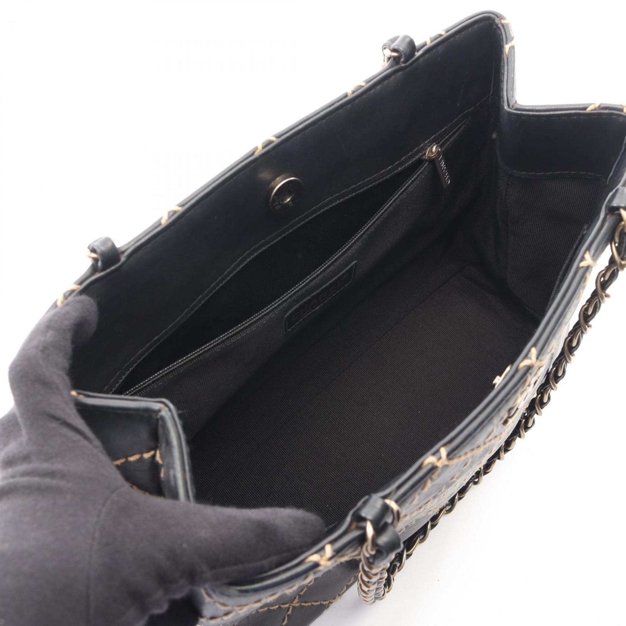 Chanel Black Leather Handbag Shoulder Bag (Pre-Owned)
