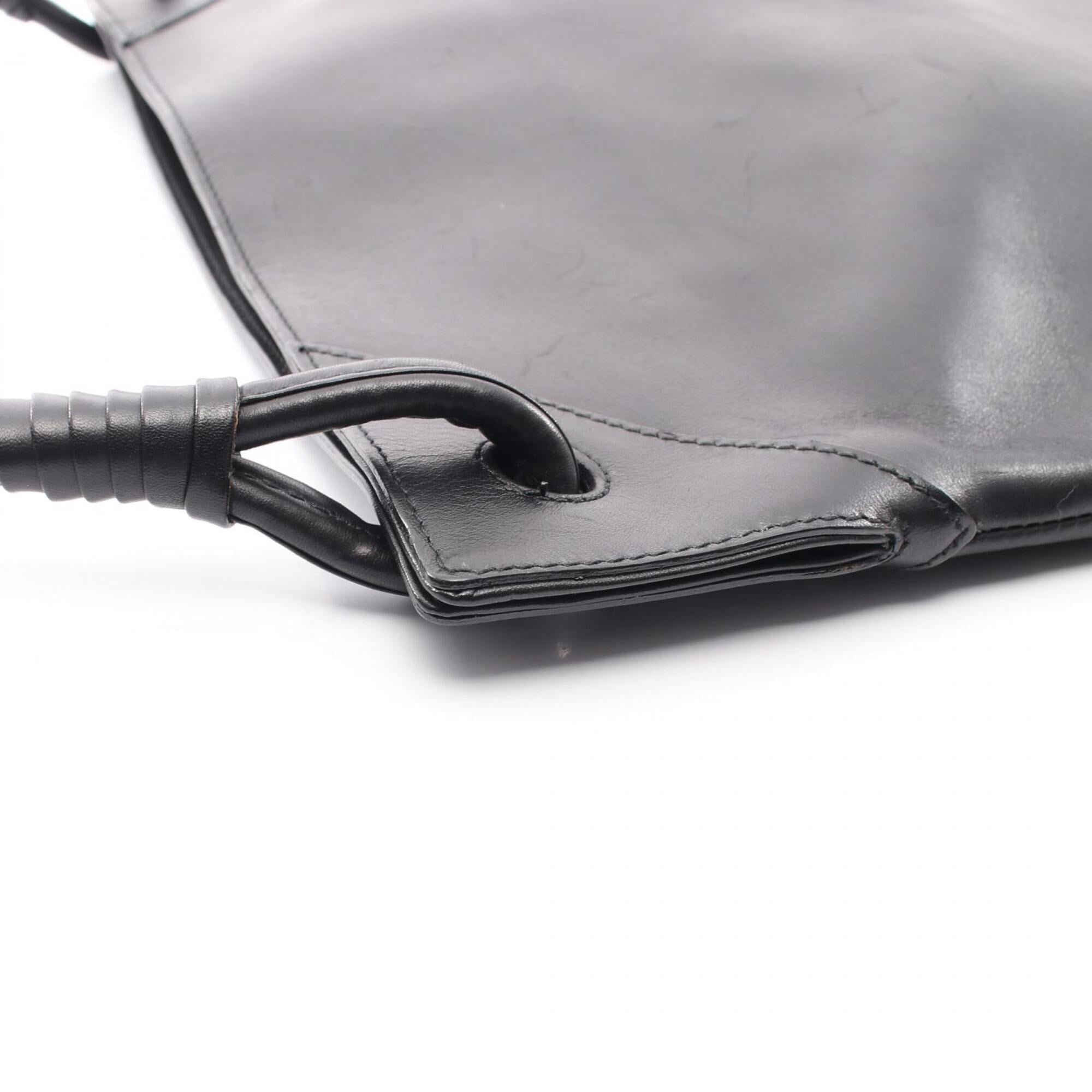 Bottega Veneta Black Leather Shoulder Bag (Pre-Owned)