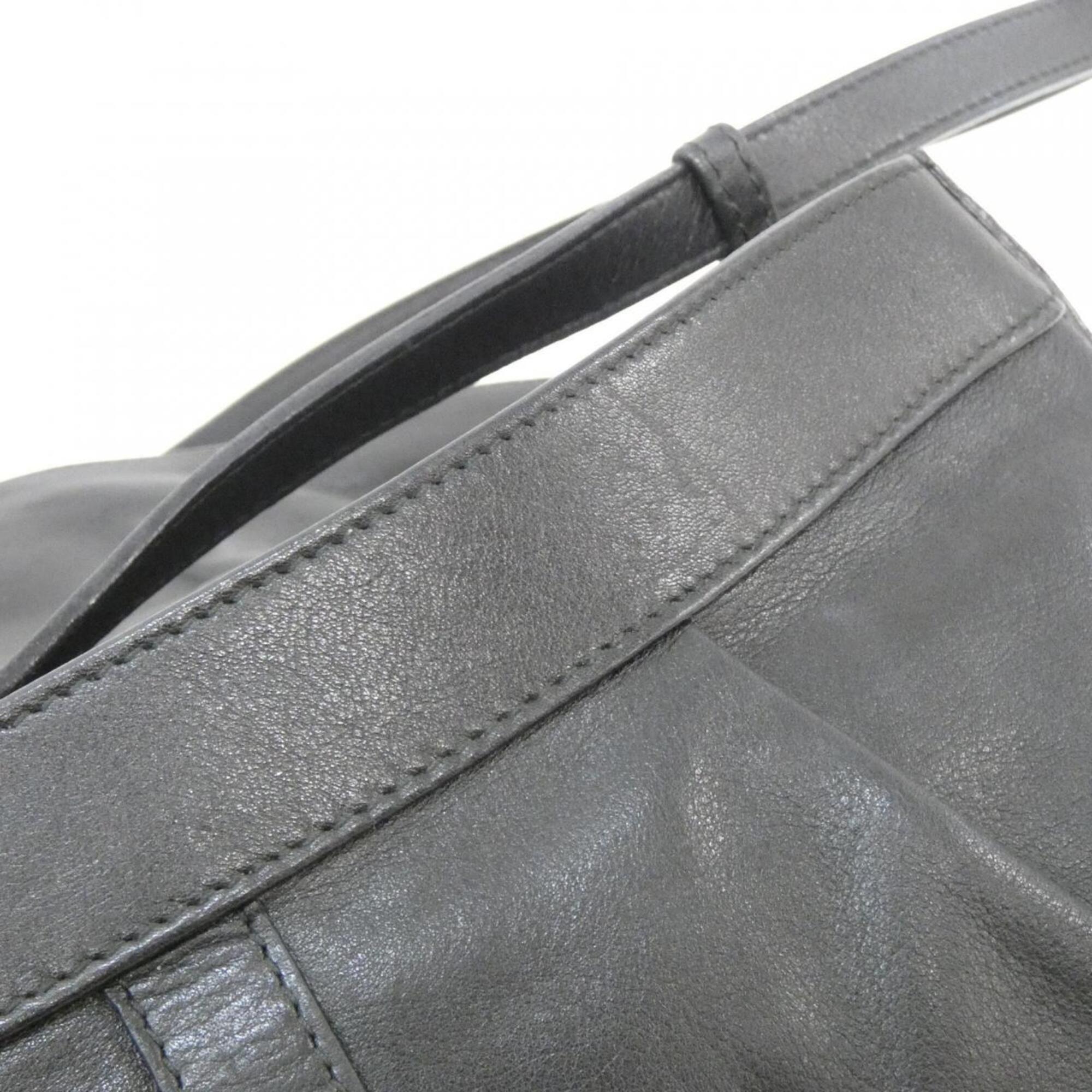 Bvlgari Black Leather Shoulder Bag (Pre-Owned)