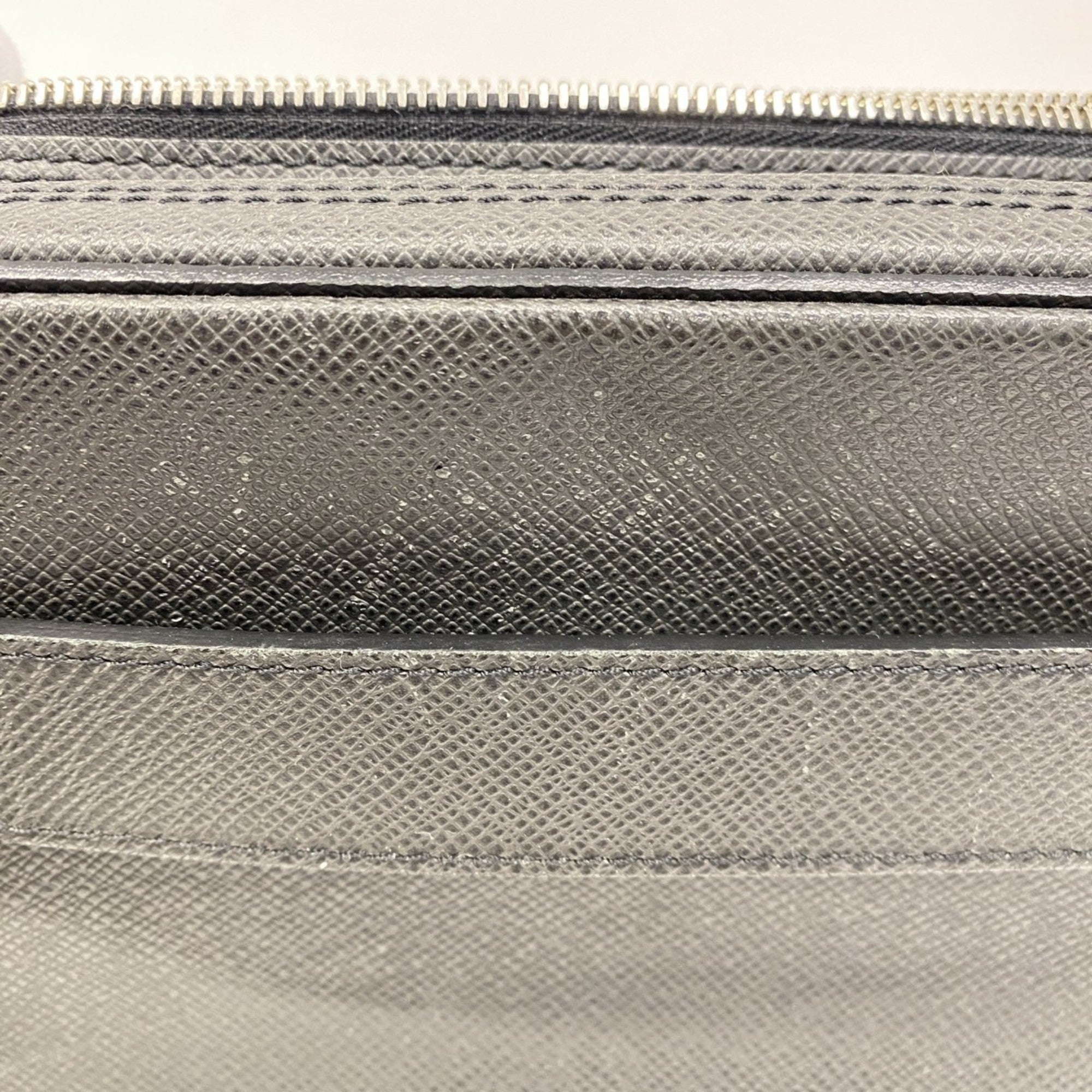 Louis Vuitton Ardoise Clutch Bag (Pre-Owned)