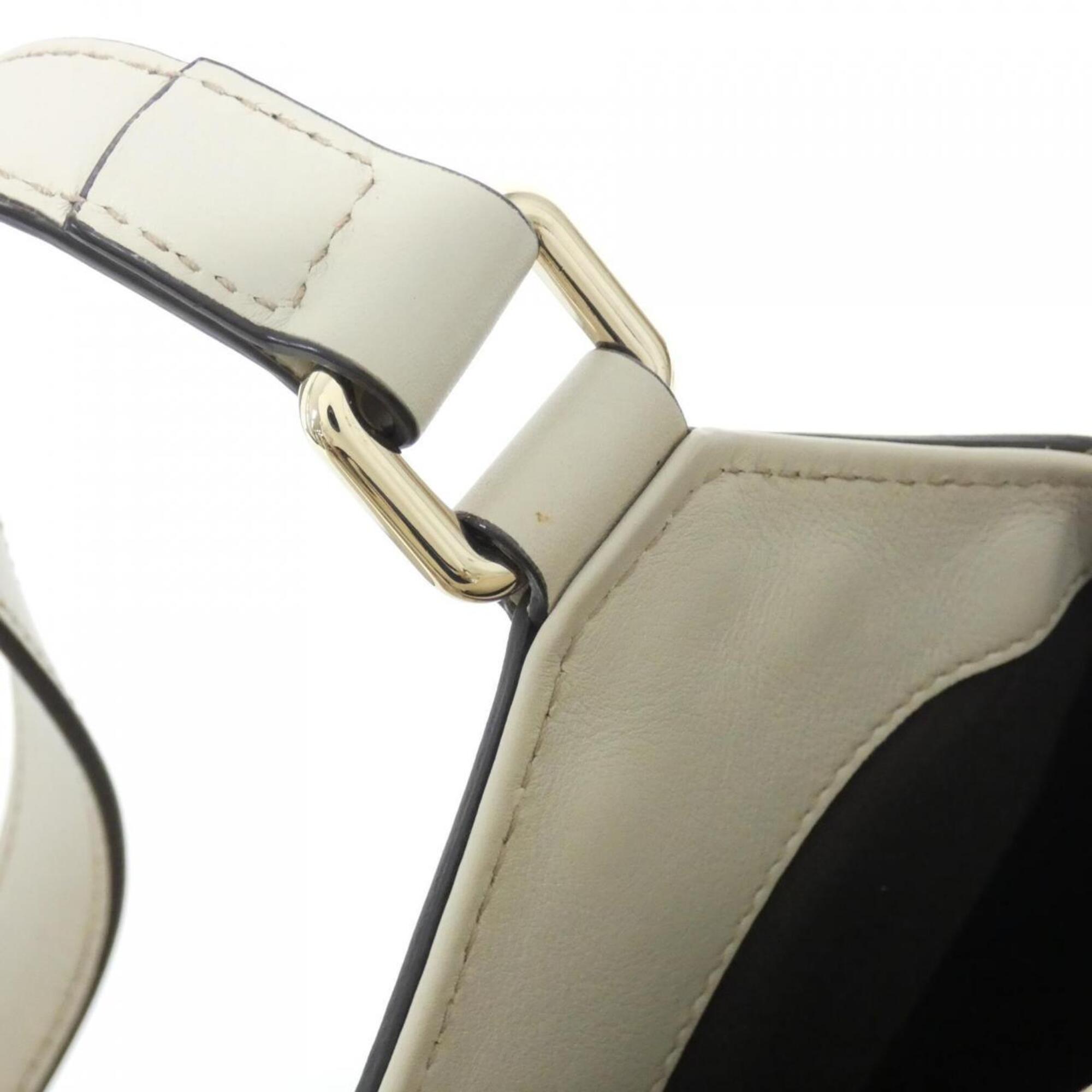 Gucci Beige Ivory Gg Canvas Handbag (Pre-Owned)