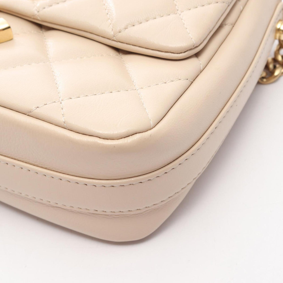 Chanel Beige Leather Handbag Shoulder Bag (Pre-Owned)