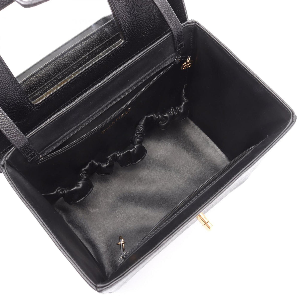 Chanel Black Grained Calfskin Handbag (Pre-Owned)