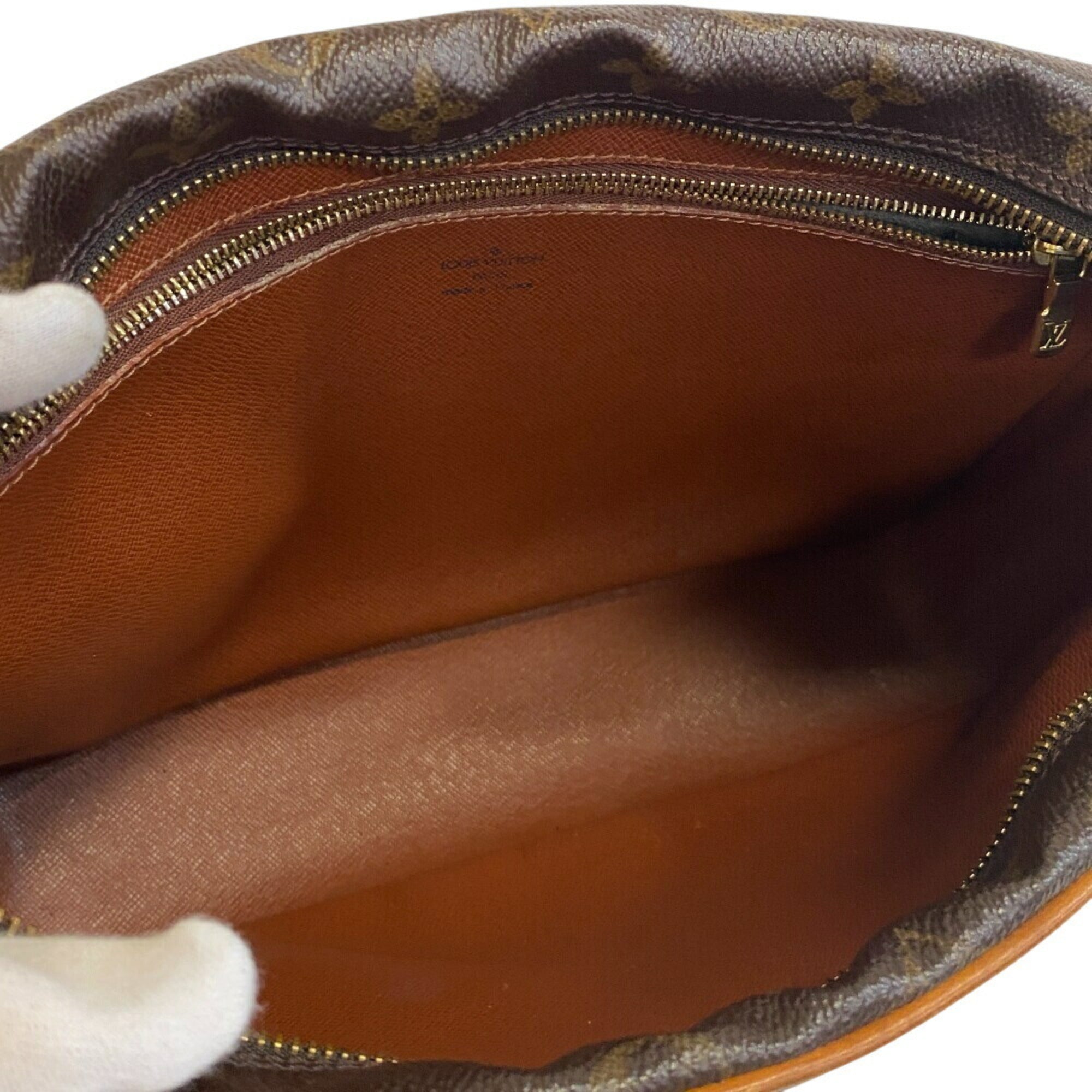 Louis Vuitton Brown Leather Shoulder Bag (Pre-Owned)
