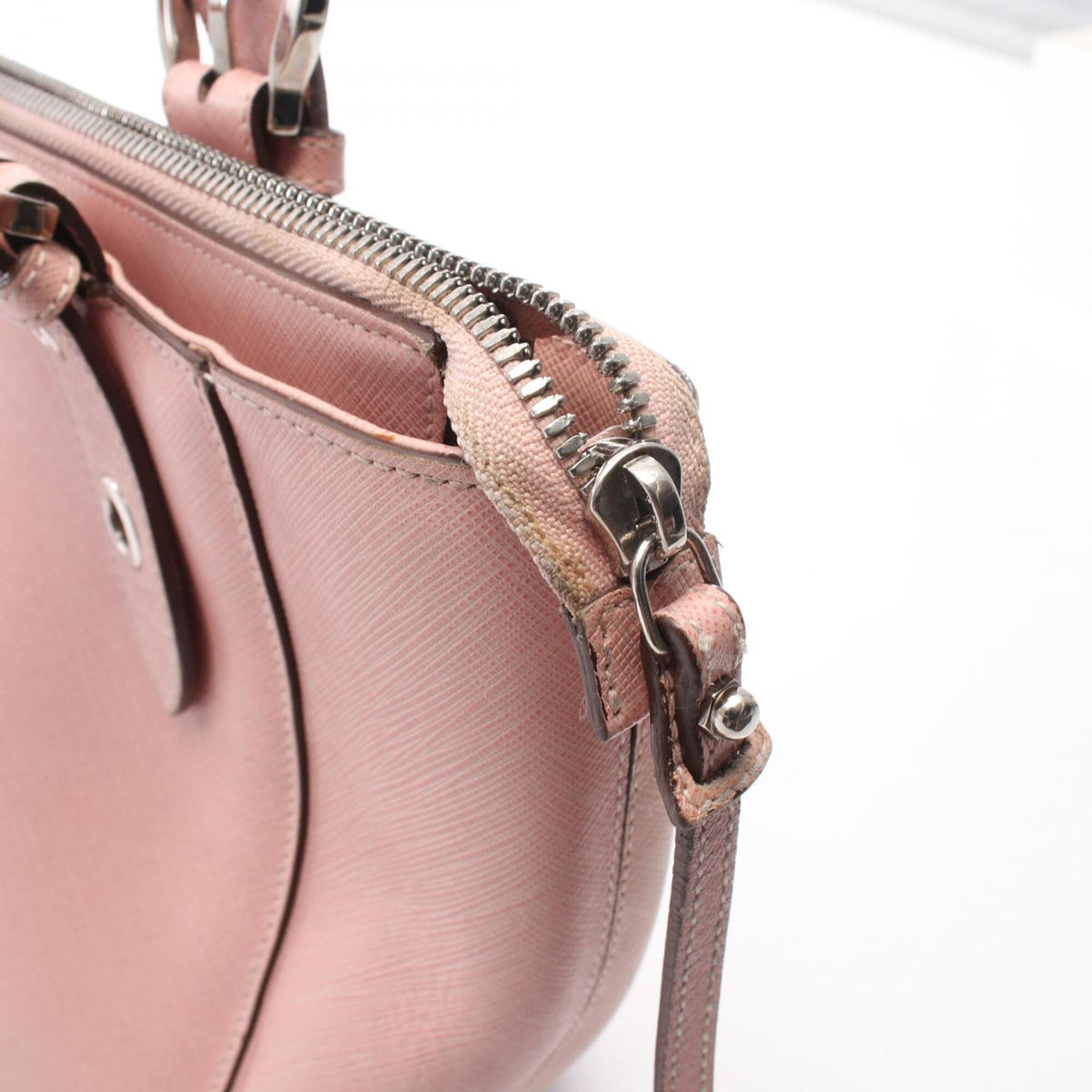 Salvatore Ferragamo Pink Leather Handbag (Pre-Owned)