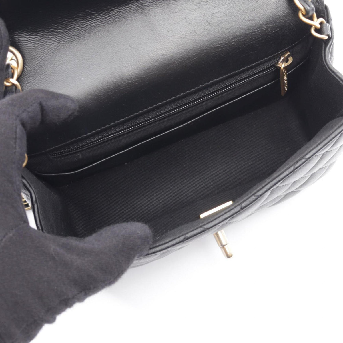 Chanel Black Leather Handbag Shoulder Bag (Pre-Owned)