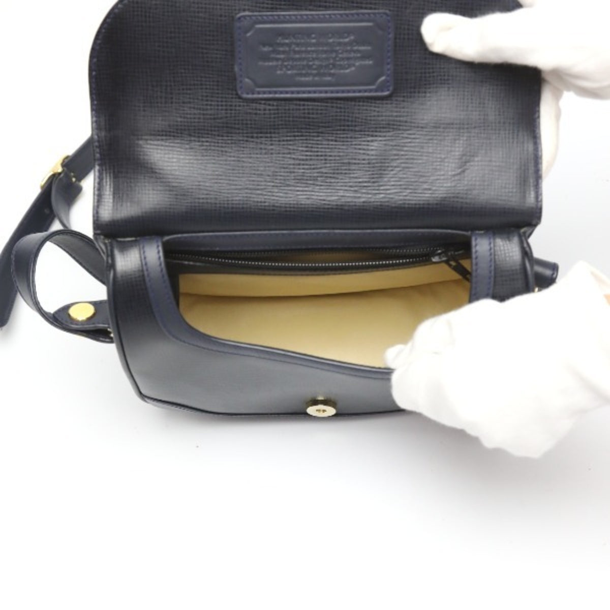 Hunting World Navy Shoulder Bag (Pre-Owned)