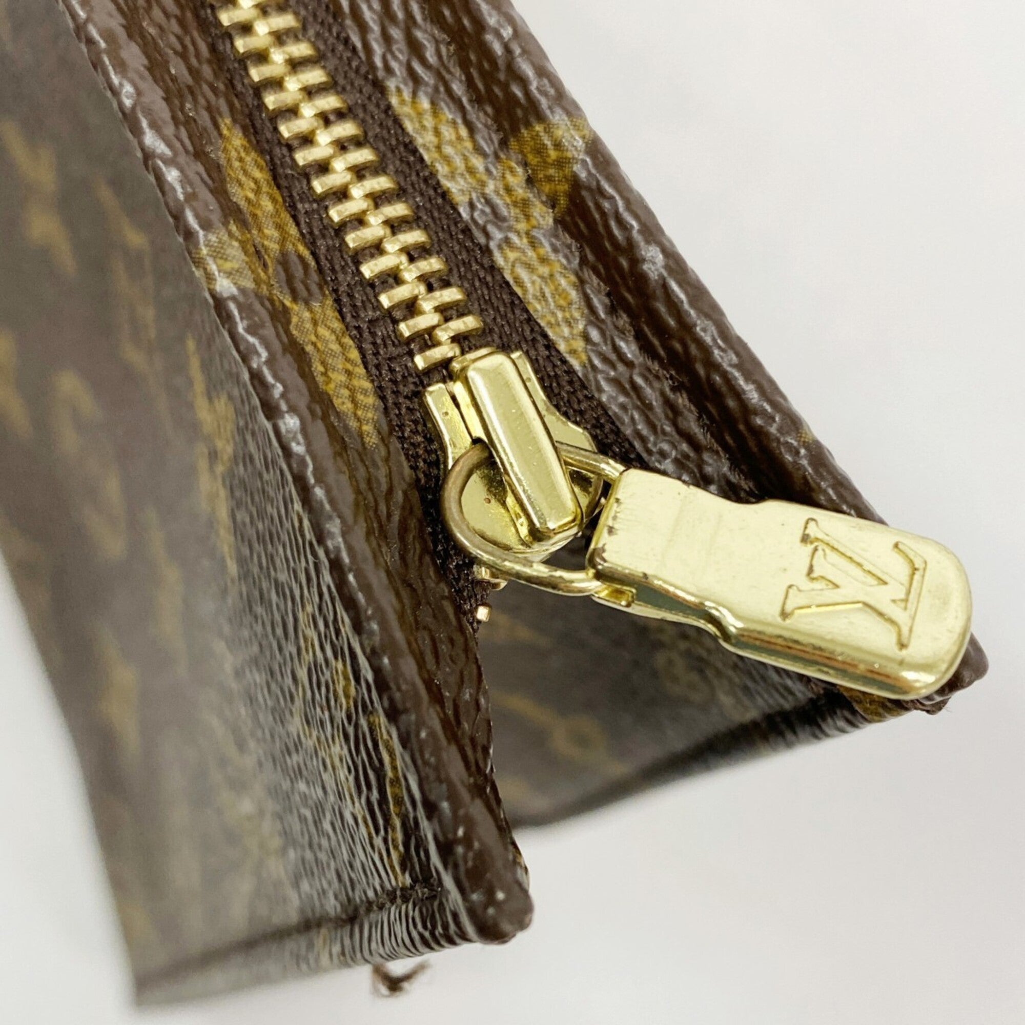 Louis Vuitton Brown Pouch (Pre-Owned)