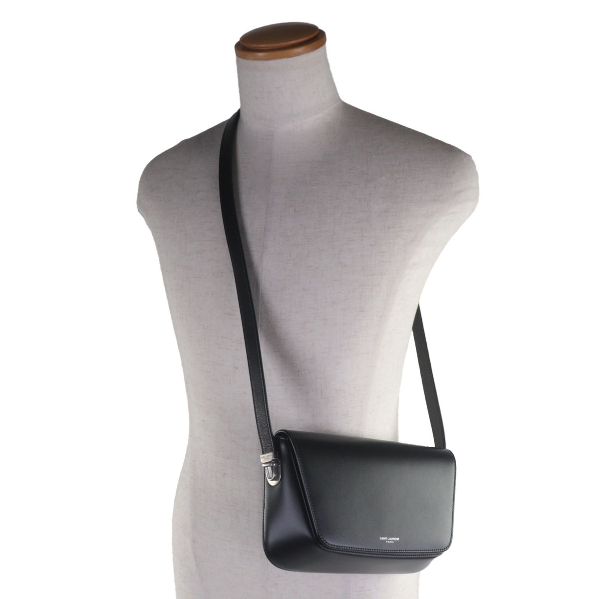 Saint Laurent Black Leather Shoulder Bag (Pre-Owned)