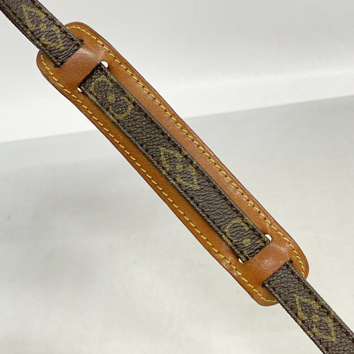 Louis Vuitton Brown Shoulder Bag (Pre-Owned)