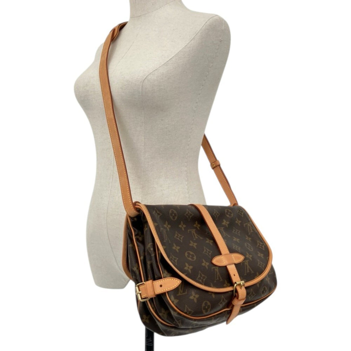 Louis Vuitton Brown Monogram Monogram Shoulder Bag (Pre-Owned)