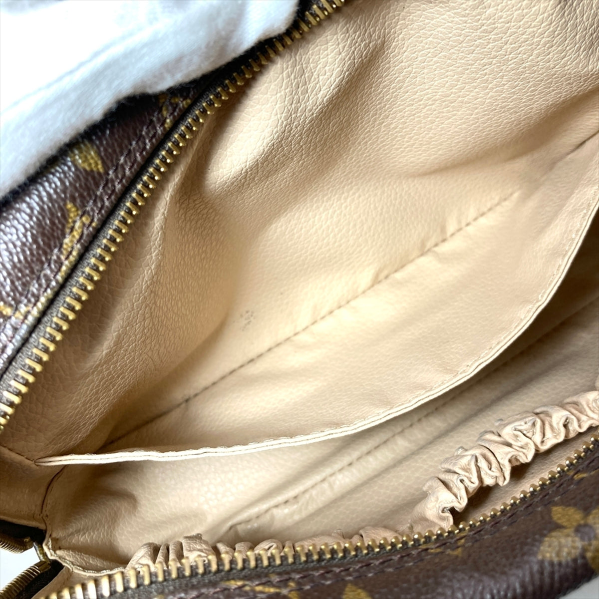 Louis Vuitton Brown Monogram Handbag Pouch (Pre-Owned)