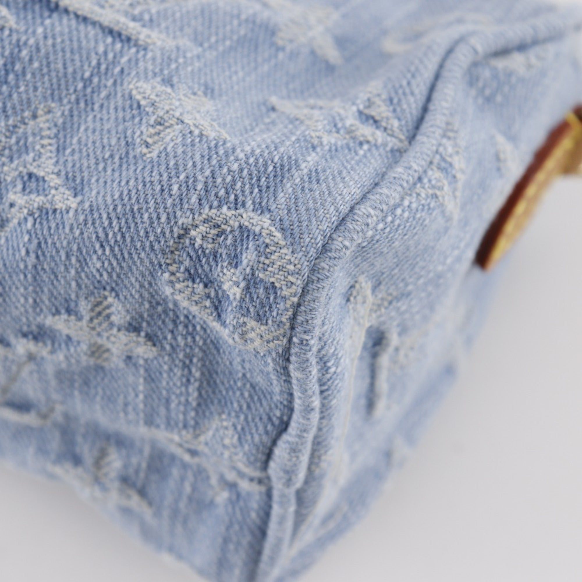 Louis Vuitton Sky Blue Monogram Denim Handbag (Pre-Owned)