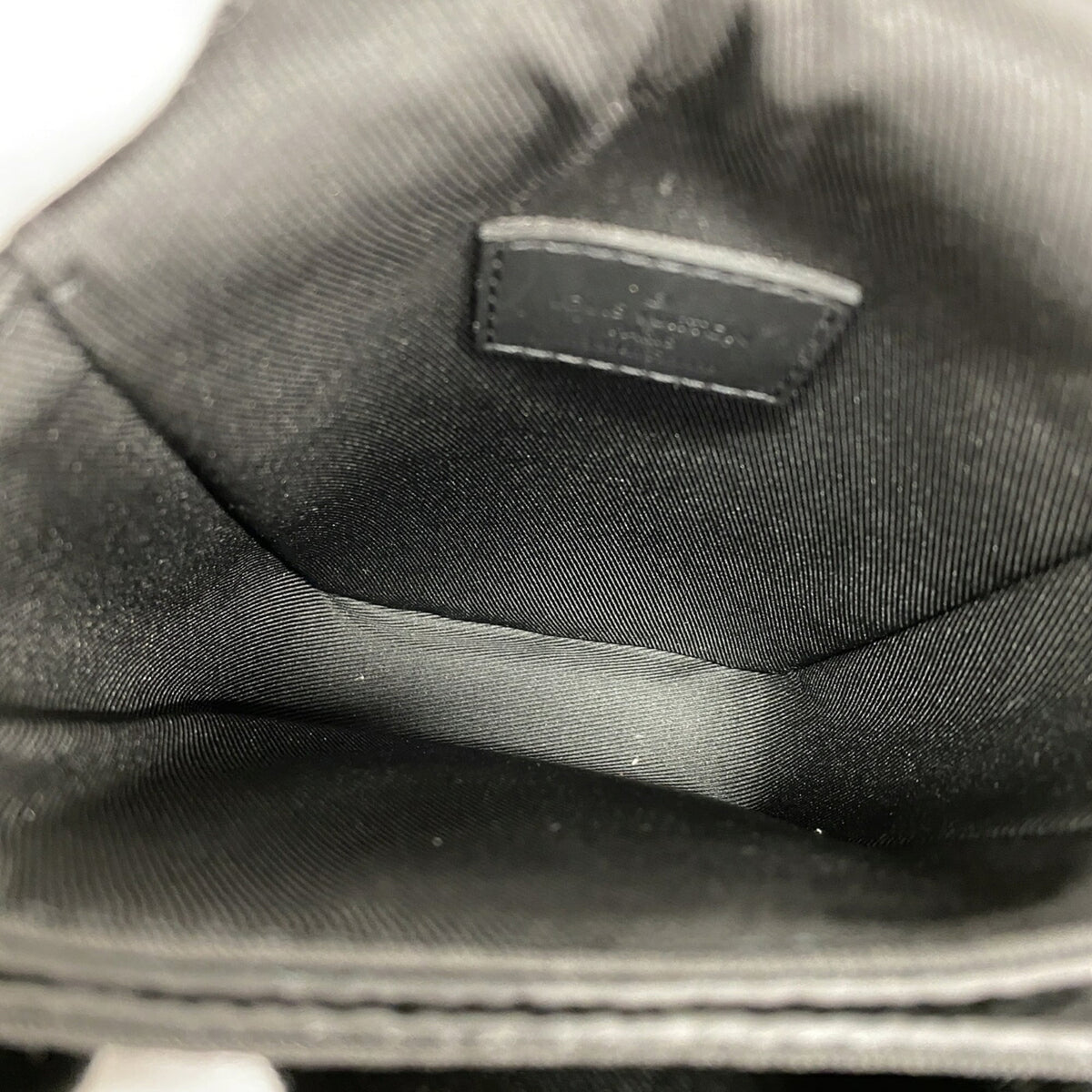 Louis Vuitton Black Shoulder Bag (Pre-Owned)