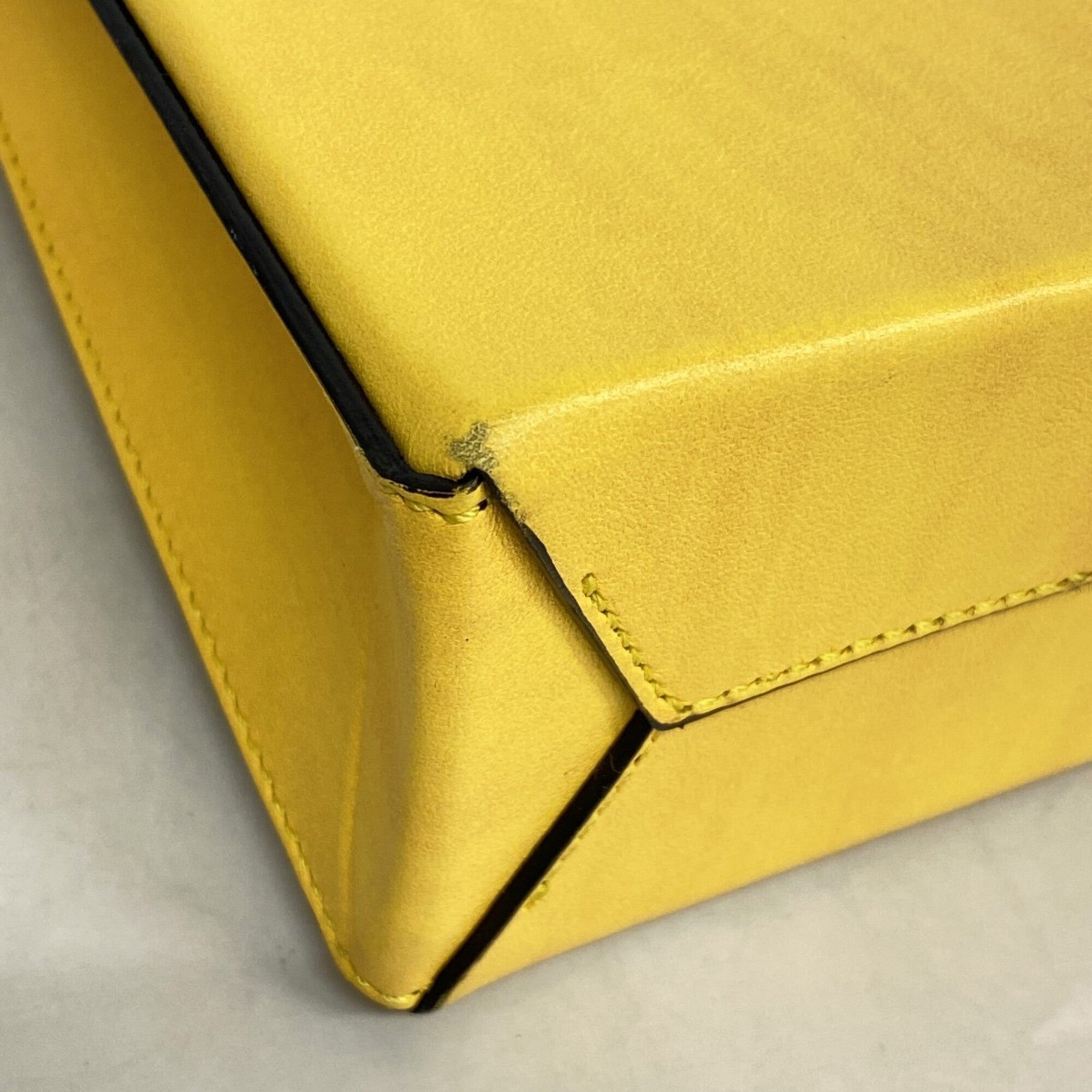 Fendi Yellow Leather Handbag (Pre-Owned)
