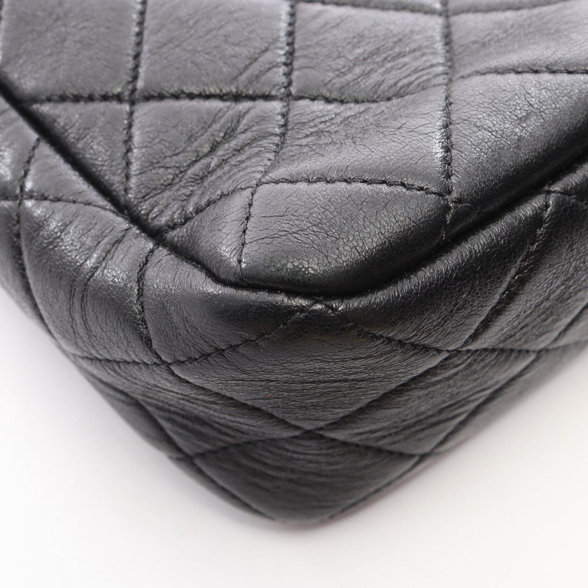 Chanel Matelasse Black Leather Handbag Shoulder Bag (Pre-Owned)