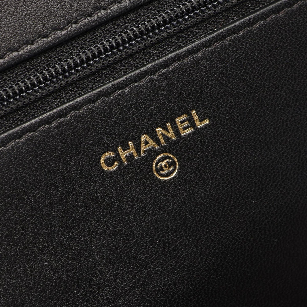 Chanel Black Leather Handbag Shoulder Bag (Pre-Owned)