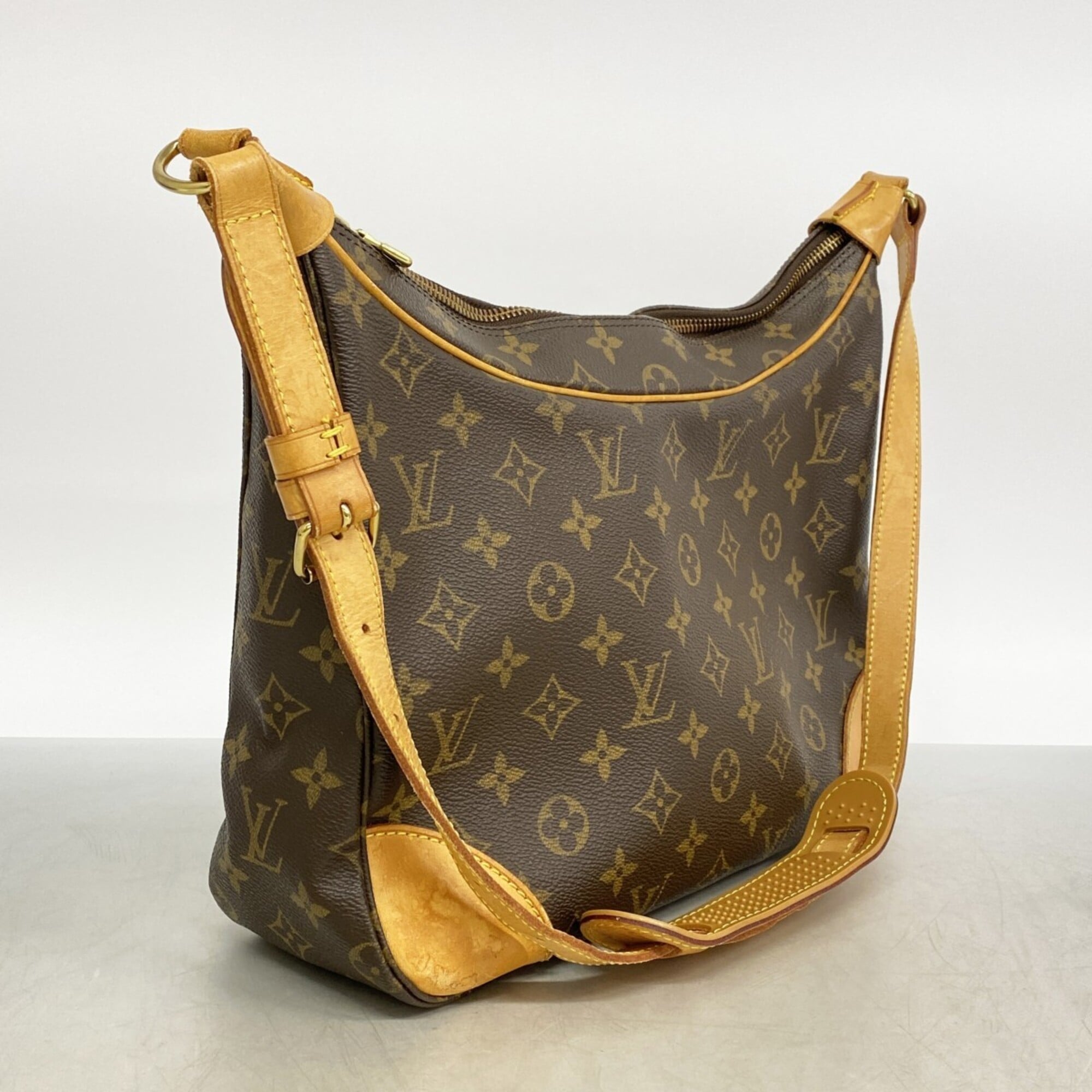 Louis Vuitton Brown Shoulder Bag (Pre-Owned)