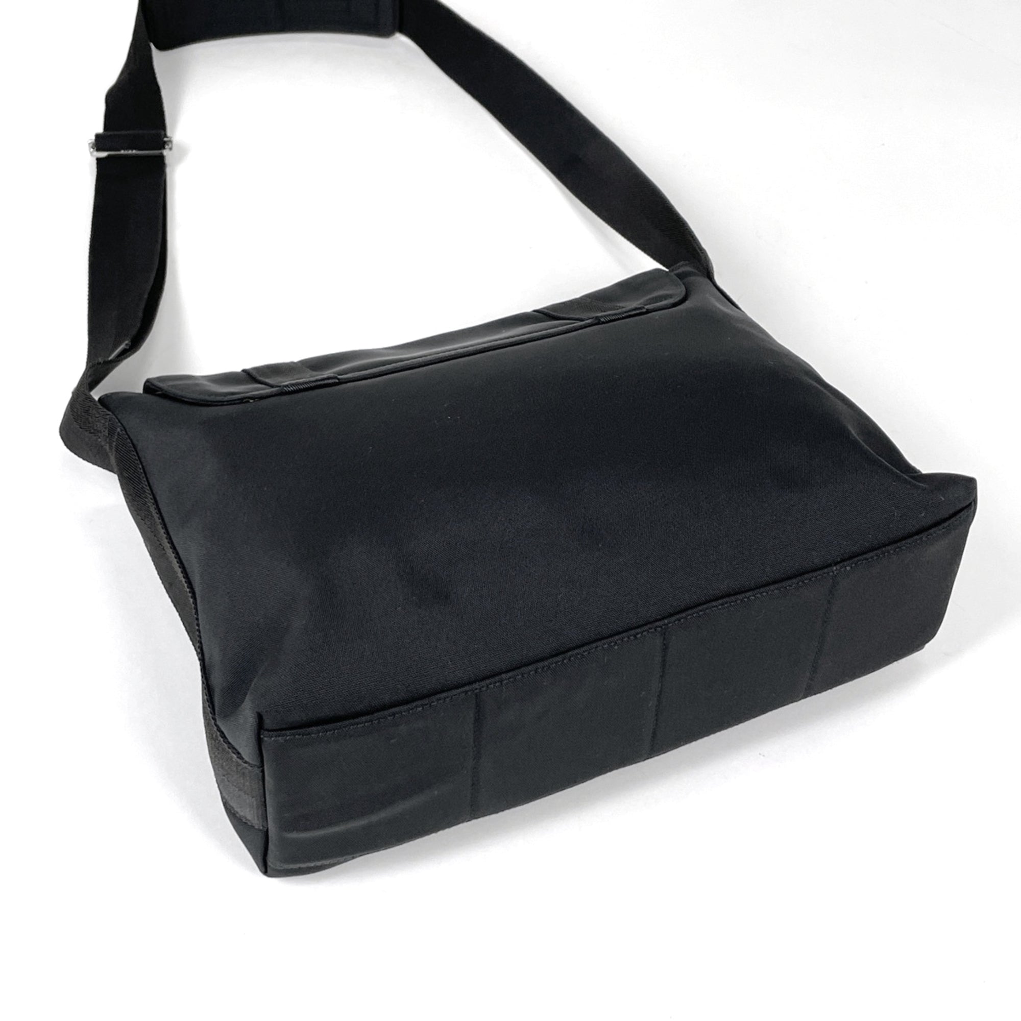 Gucci Nylon Leather Shoulder Bag (Pre-Owned)