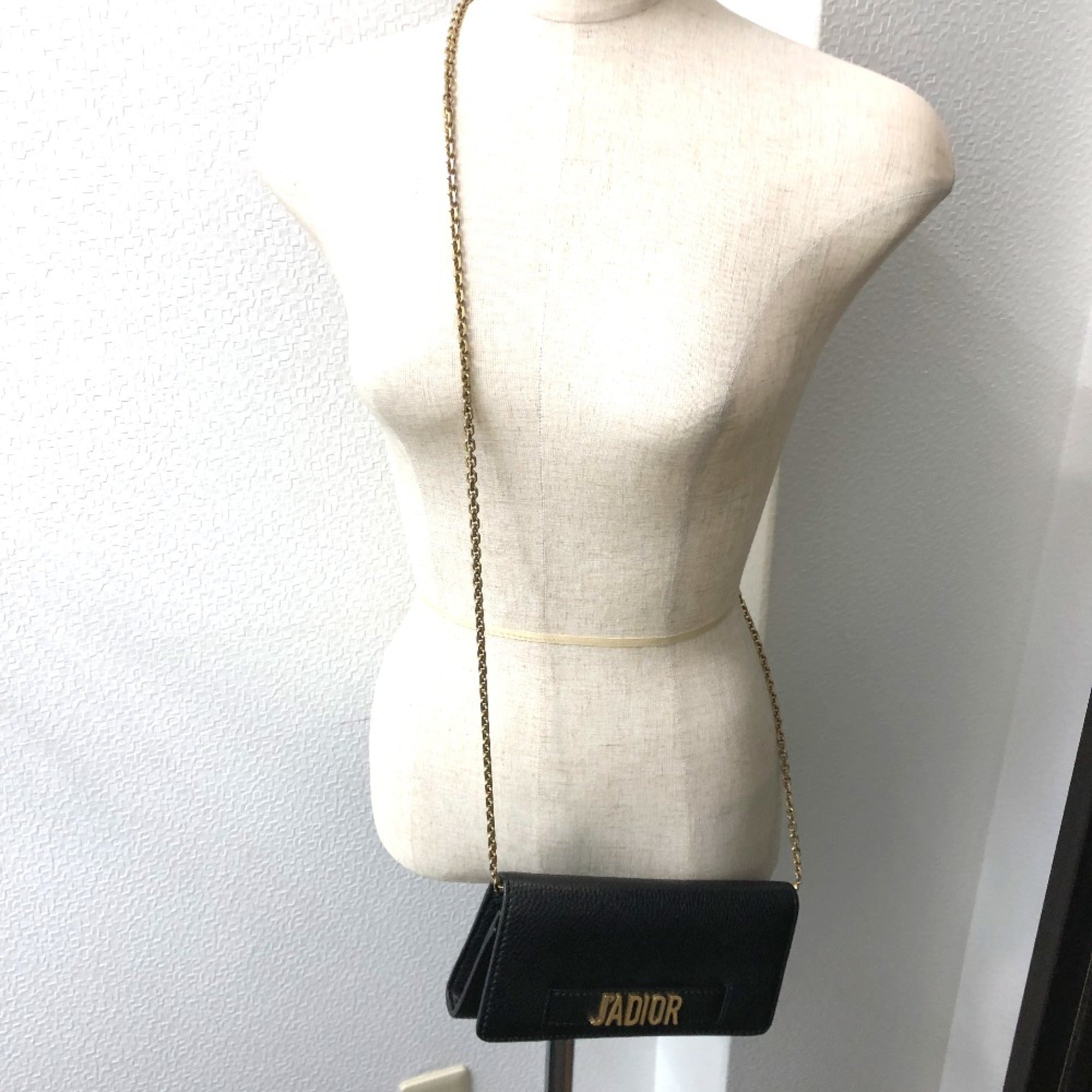 Christian Dior Black Leather Shoulder Bag (Pre-Owned)