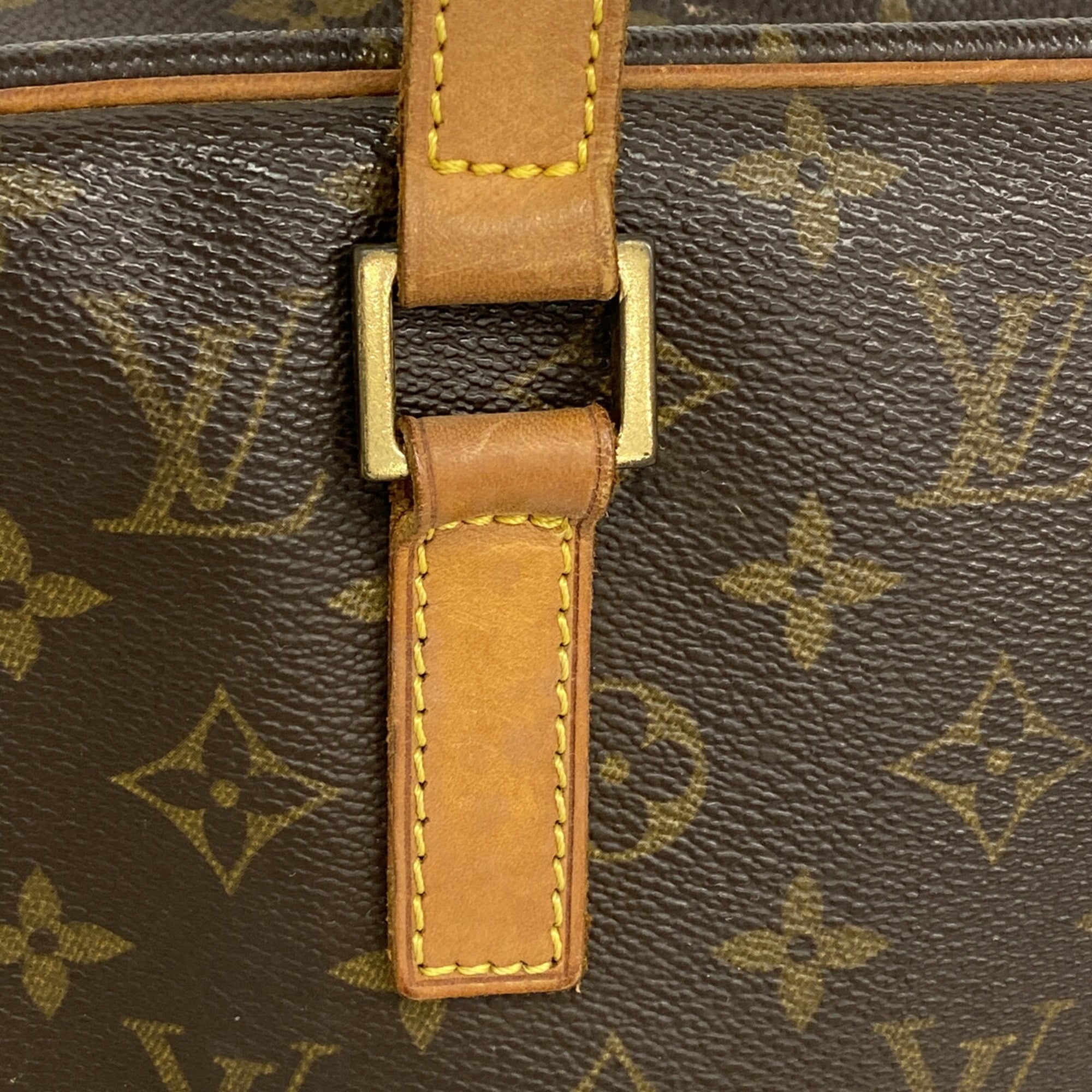 Louis Vuitton Brown Shoulder Bag (Pre-Owned)